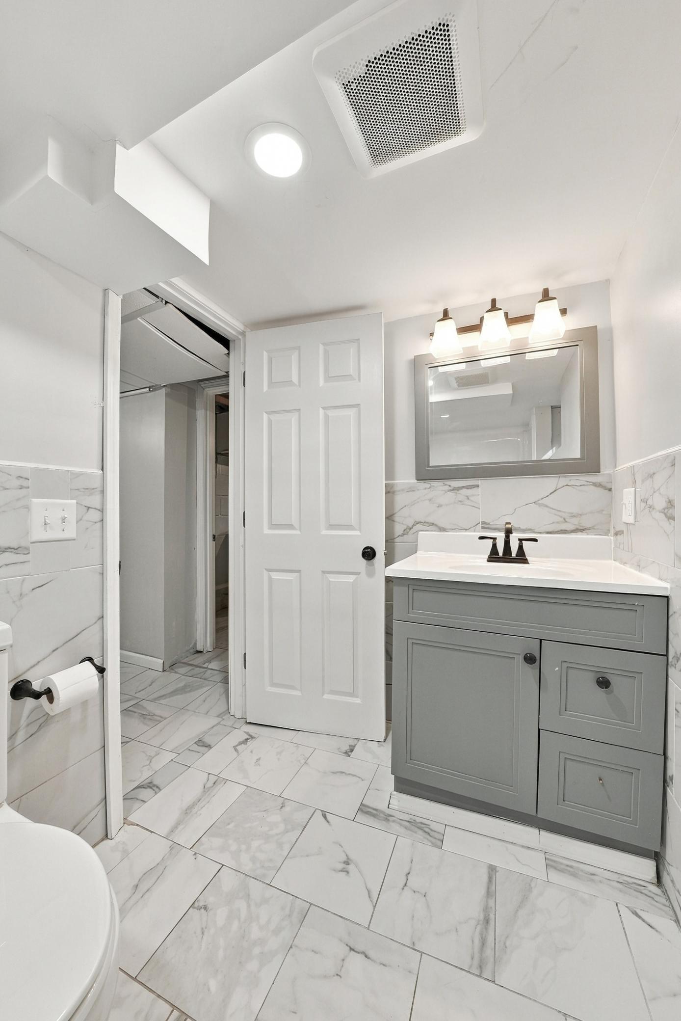 View of Residential at 5130 Queen Avenue, Minneapolis MN 55430, Minneapolis (46 of 61) - Mike Wilen | Minnesota Team Real Estate