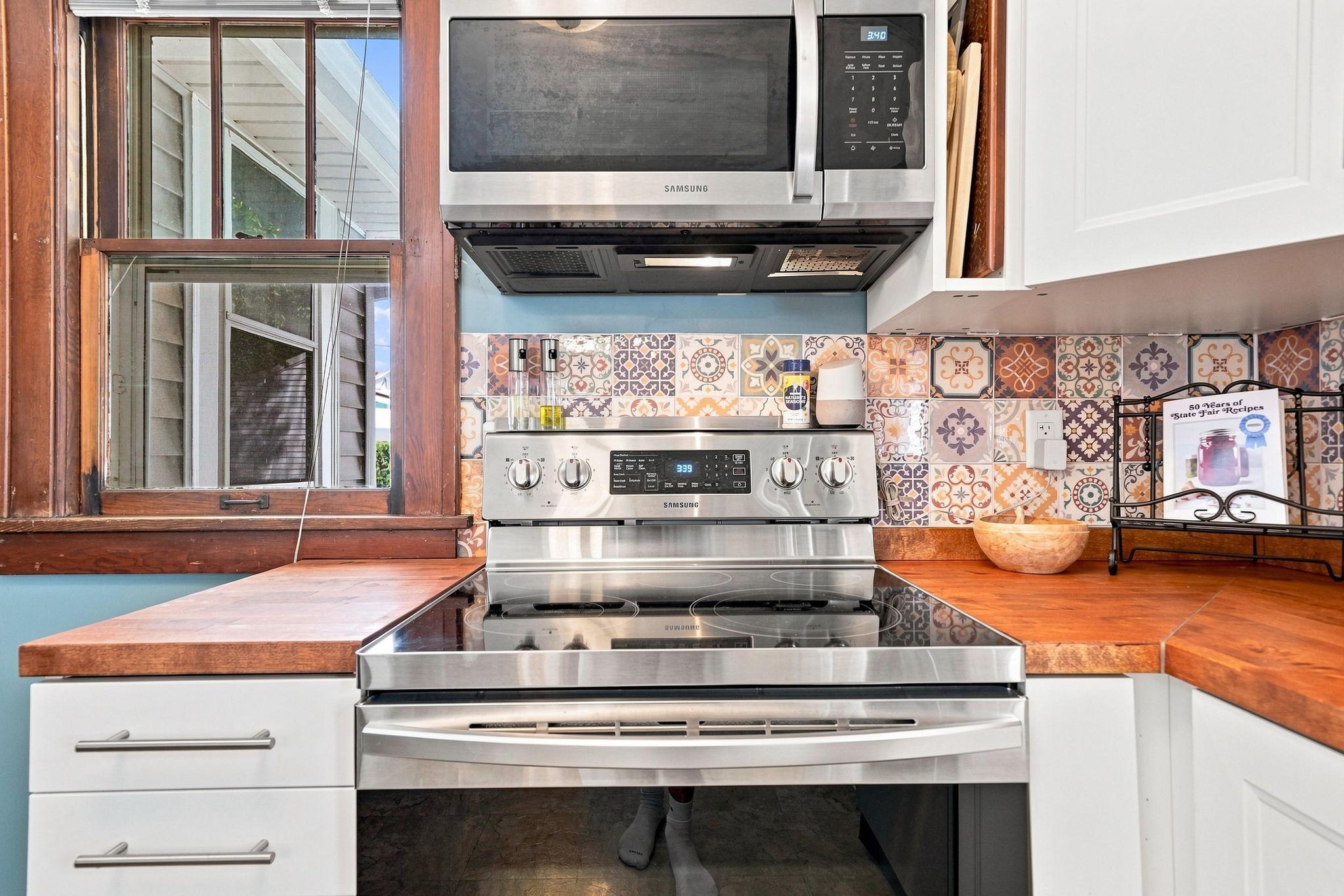 View of Residential at 1291 Sherburne Avenue, Saint Paul MN 55104, Saint Paul (14 of 44) - Mike Wilen | Minnesota Team Real Estate