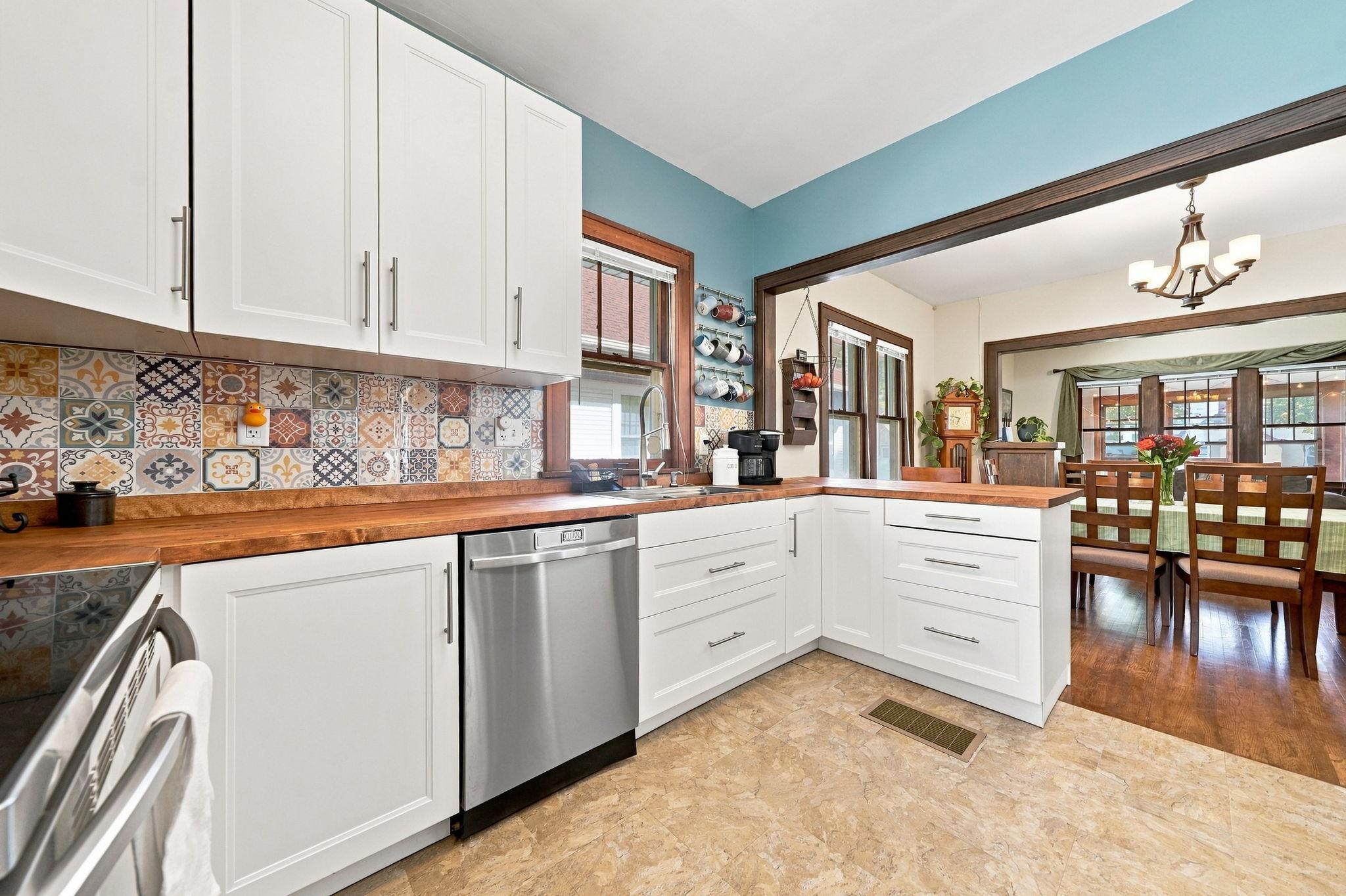 View of Residential at 1291 Sherburne Avenue, Saint Paul MN 55104, Saint Paul (12 of 44) - Mike Wilen | Minnesota Team Real Estate