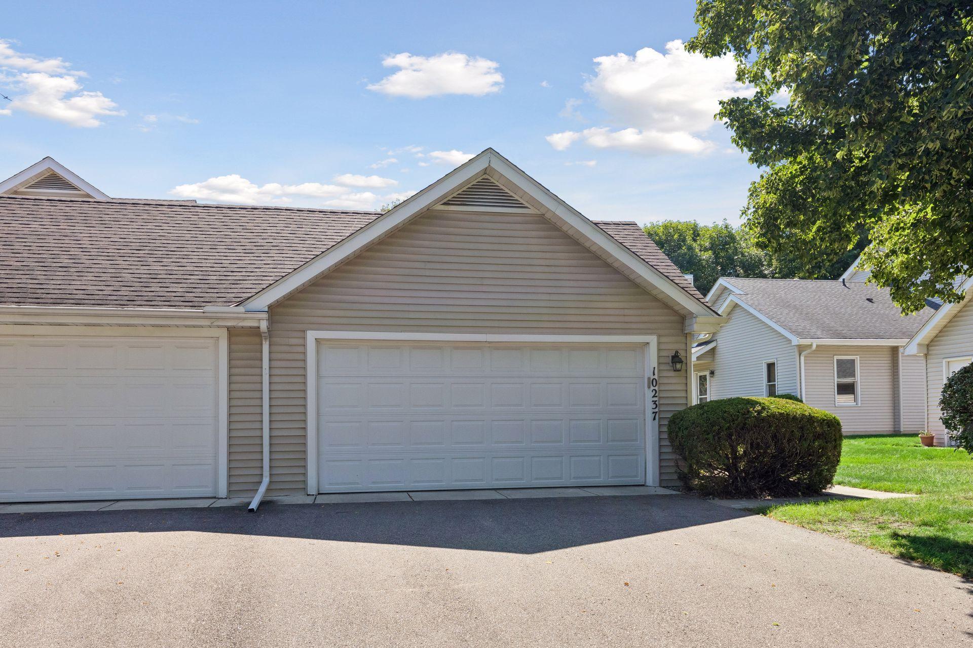 View of Residential at 10237 Arrowwood Drive, Eden Prairie MN 55347, Eden Prairie (4 of 41) - Mike Wilen | Minnesota Team Real Estate