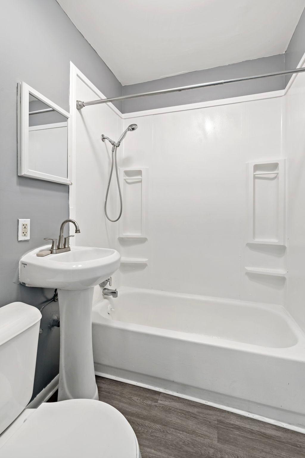 View of Residential at 1008 Lowry Avenue, Minneapolis MN 55411, Minneapolis (19 of 24) - Mike Wilen | Minnesota Team Real Estate