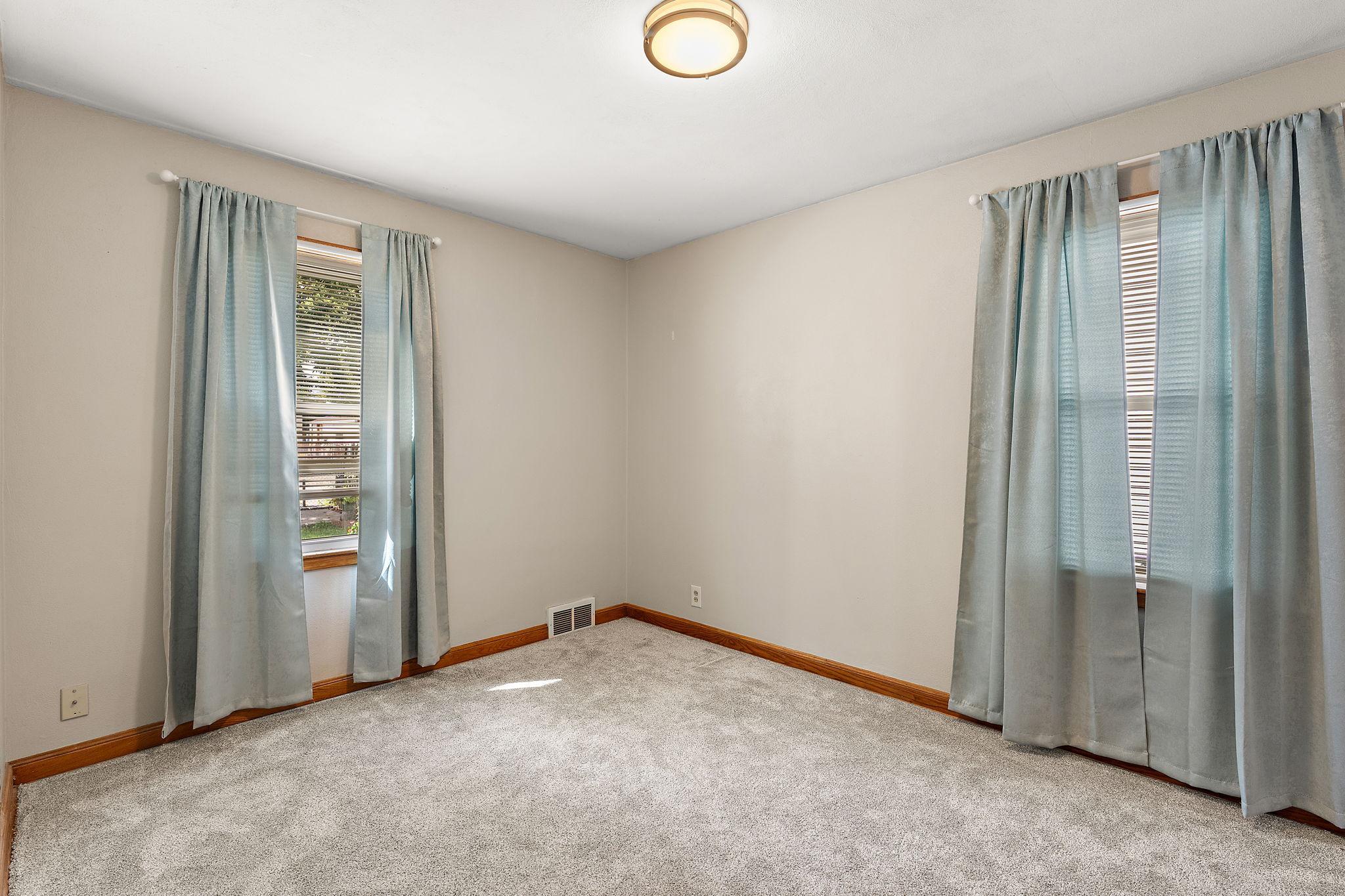 View of Residential at 828 3rd Avenue, South Saint Paul MN 55075, South Saint Paul (22 of 31) - Mike Wilen | Minnesota Team Real Estate