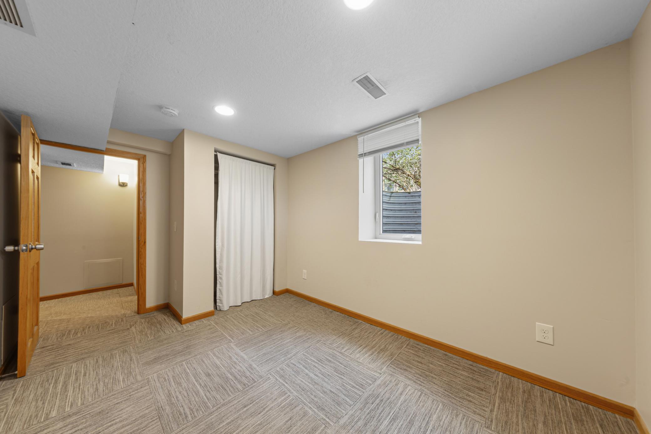 View of Residential at 1716 Iglehart Avenue, Saint Paul MN 55104, Saint Paul (35 of 44) - Mike Wilen | Minnesota Team Real Estate