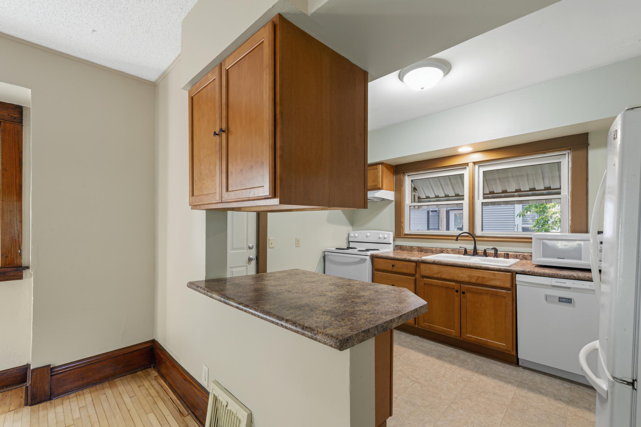 View of Residential at 1716 Iglehart Avenue, Saint Paul MN 55104, Saint Paul (18 of 44) - Mike Wilen | Minnesota Team Real Estate