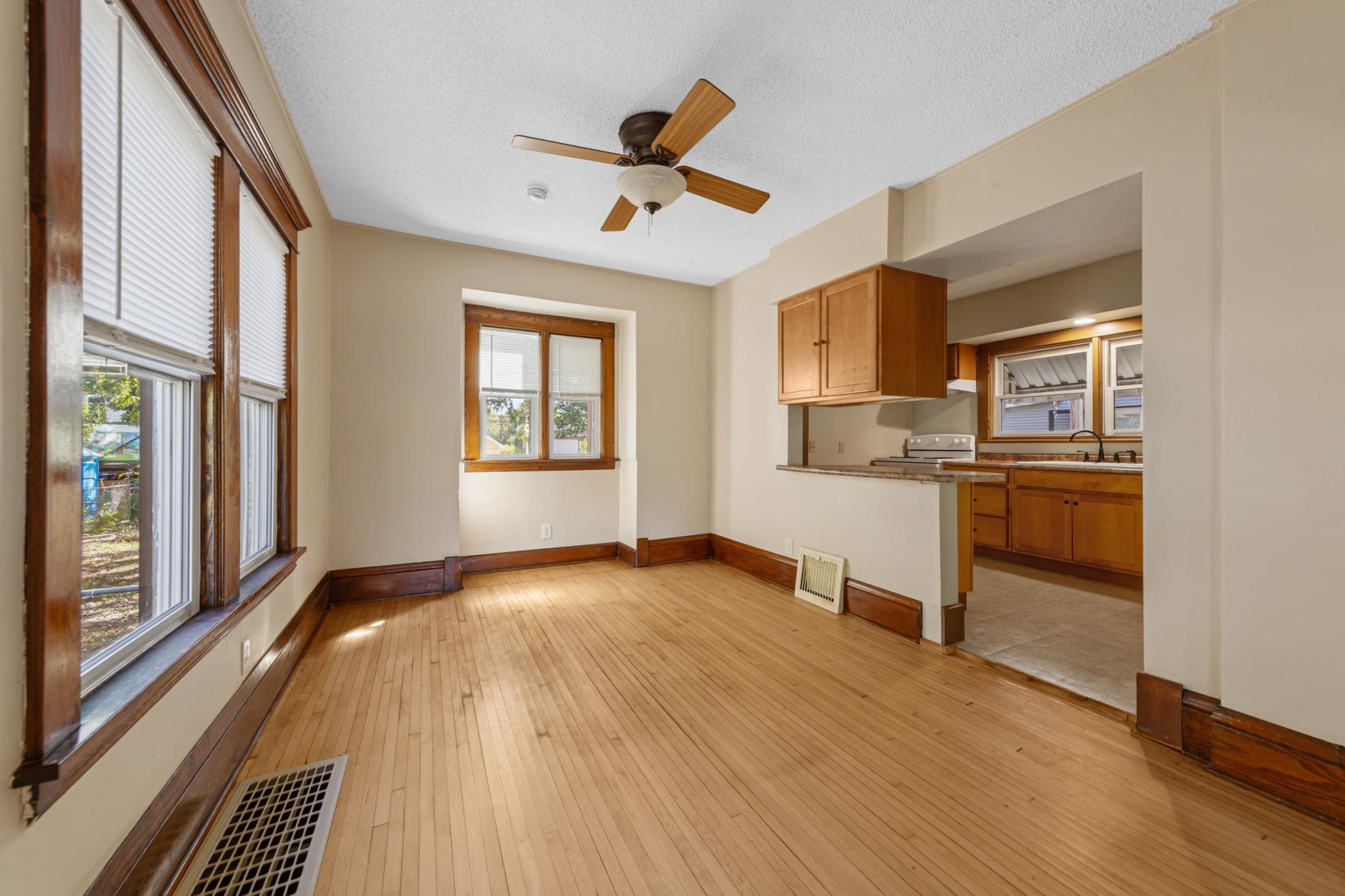 View of Residential at 1716 Iglehart Avenue, Saint Paul MN 55104, Saint Paul (17 of 44) - Mike Wilen | Minnesota Team Real Estate