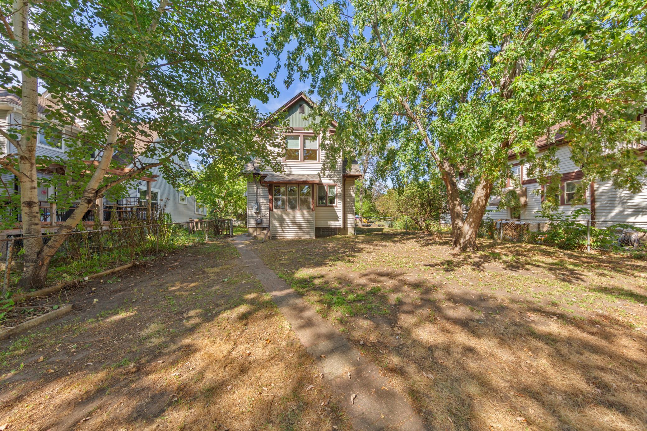 View of Residential at 1716 Iglehart Avenue, Saint Paul MN 55104, Saint Paul (6 of 44) - Mike Wilen | Minnesota Team Real Estate
