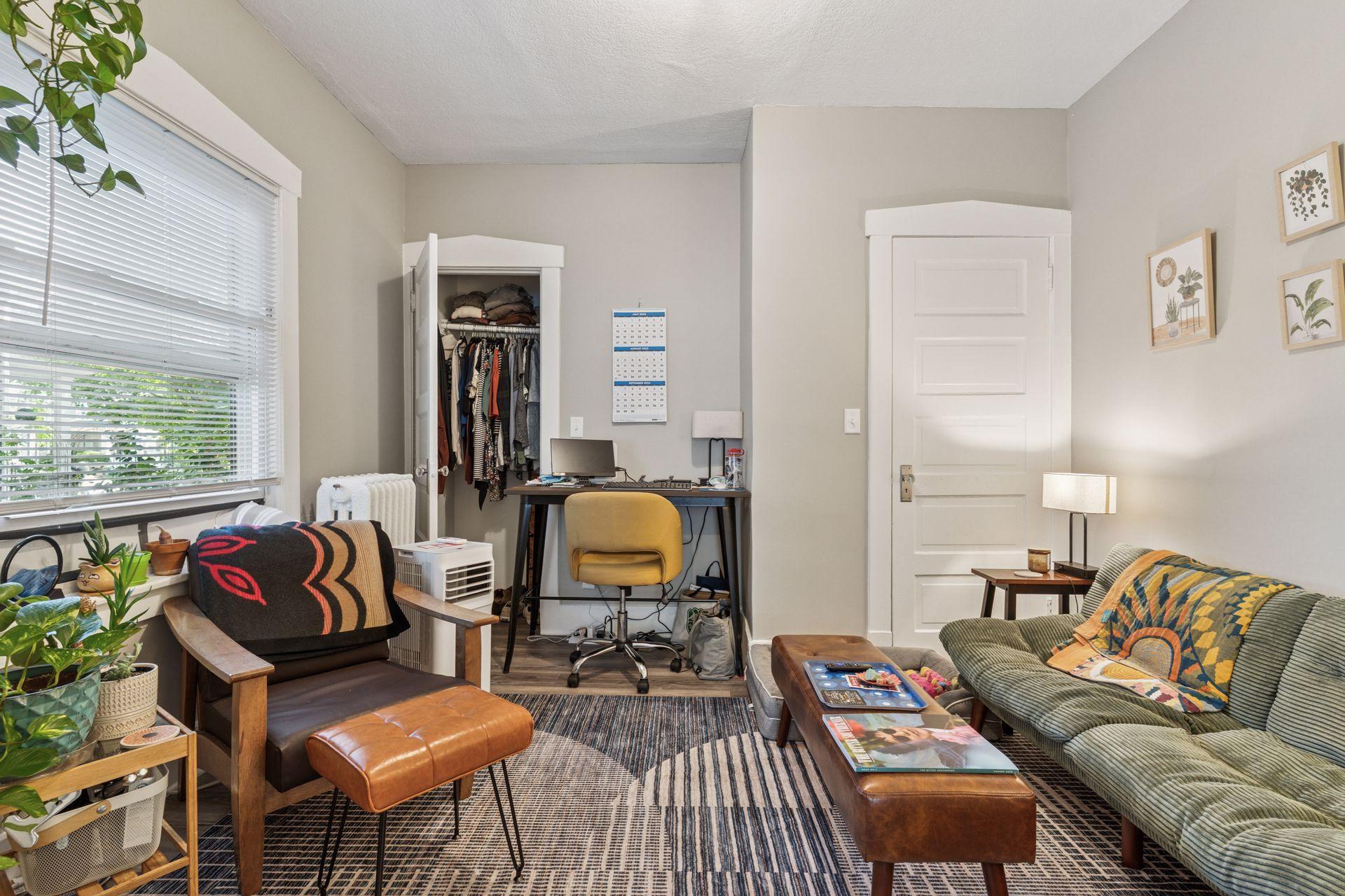View of Residential Income at 1083 Chatsworth Street, Saint Paul MN 55103, Saint Paul (5 of 32) - Mike Wilen | Minnesota Team Real Estate