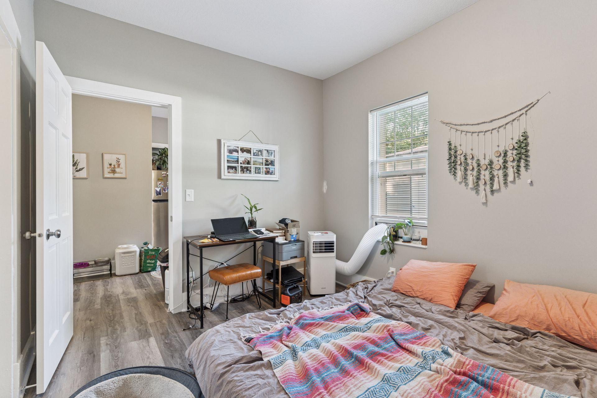 View of Residential Income at 1083 Chatsworth Street, Saint Paul MN 55103, Saint Paul (7 of 32) - Mike Wilen | Minnesota Team Real Estate
