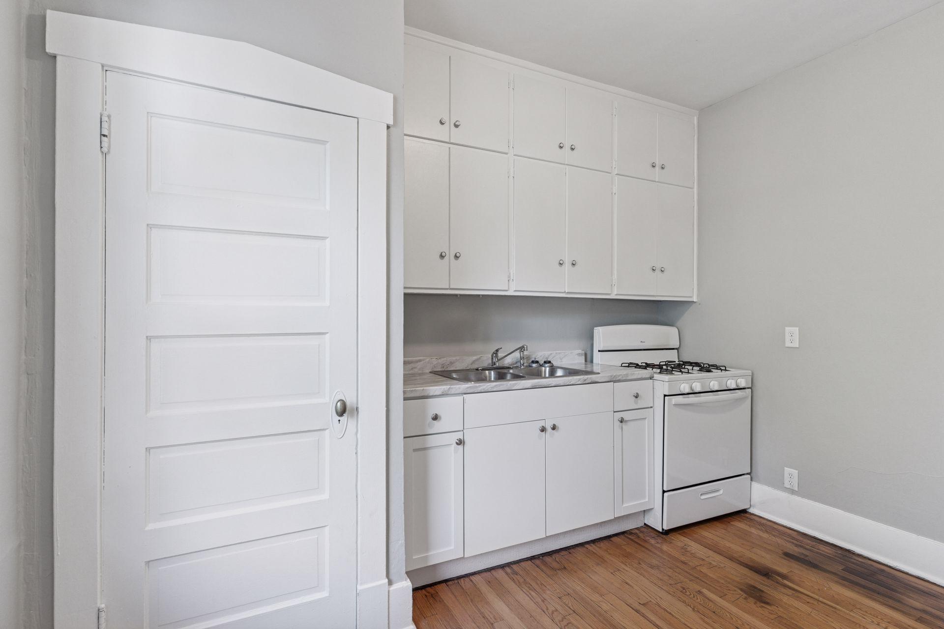 View of Residential Income at 1083 Chatsworth Street, Saint Paul MN 55103, Saint Paul (21 of 32) - Mike Wilen | Minnesota Team Real Estate