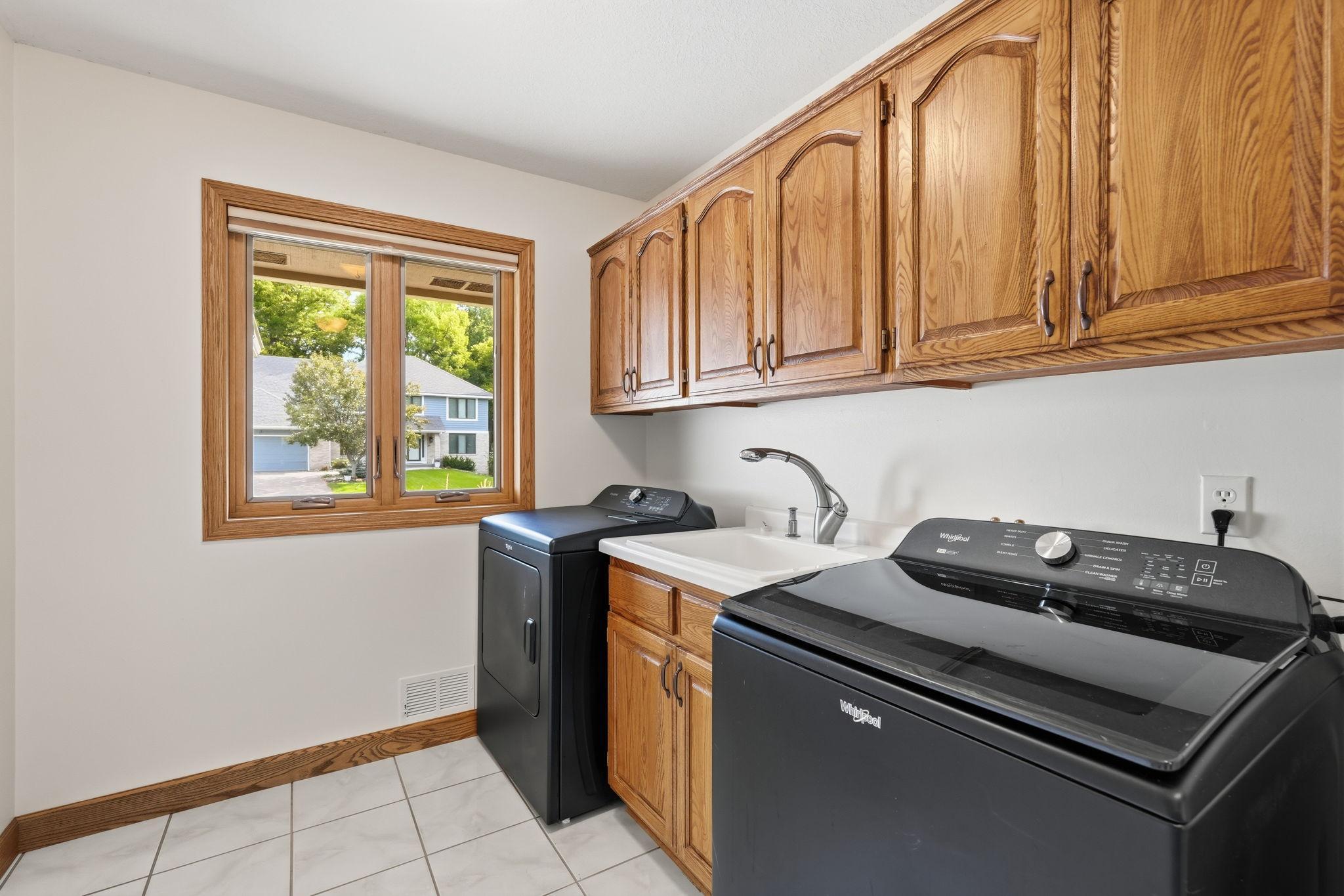 View of Residential at 1316 Summit Oaks Drive, Burnsville MN 55337, Burnsville (17 of 28) - Mike Wilen | Minnesota Team Real Estate