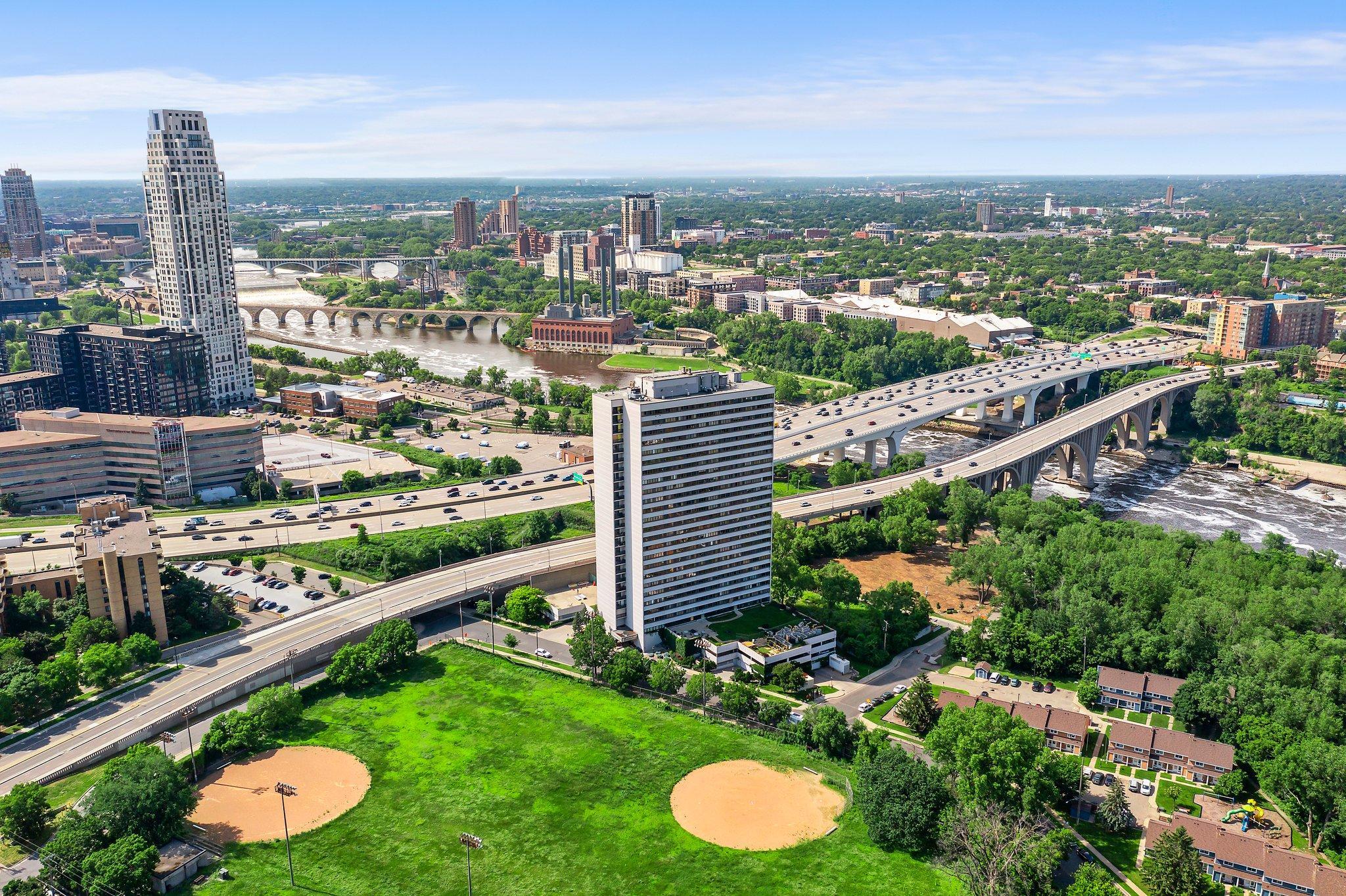 View of Residential at 1920 1st Street #408, Minneapolis MN 55454, Minneapolis (26 of 29) - Mike Wilen | Minnesota Team Real Estate