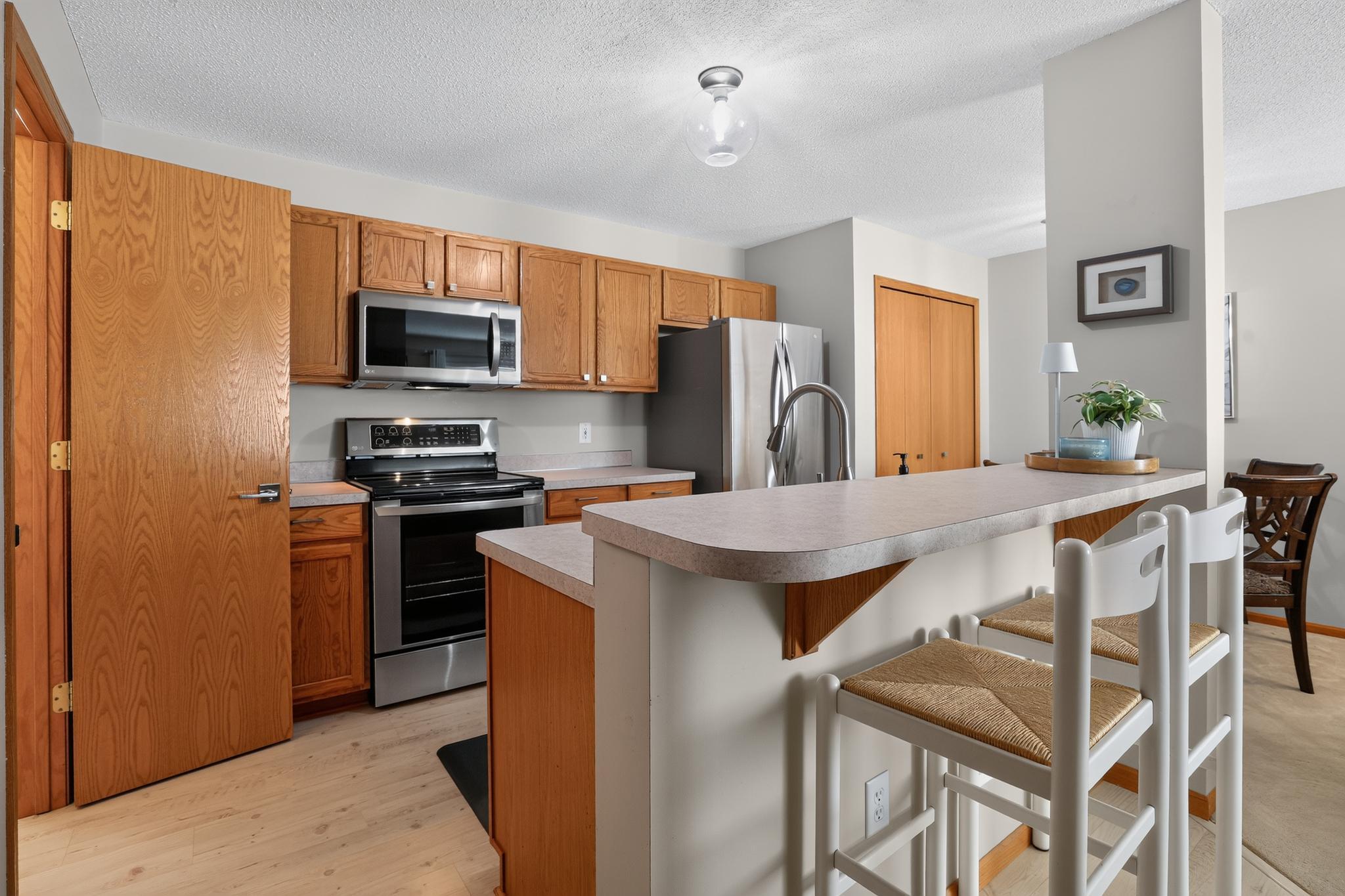 View of Residential at 15955 Finch Lane, Apple Valley MN 55124, Apple Valley (4 of 17) - Mike Wilen | Minnesota Team Real Estate