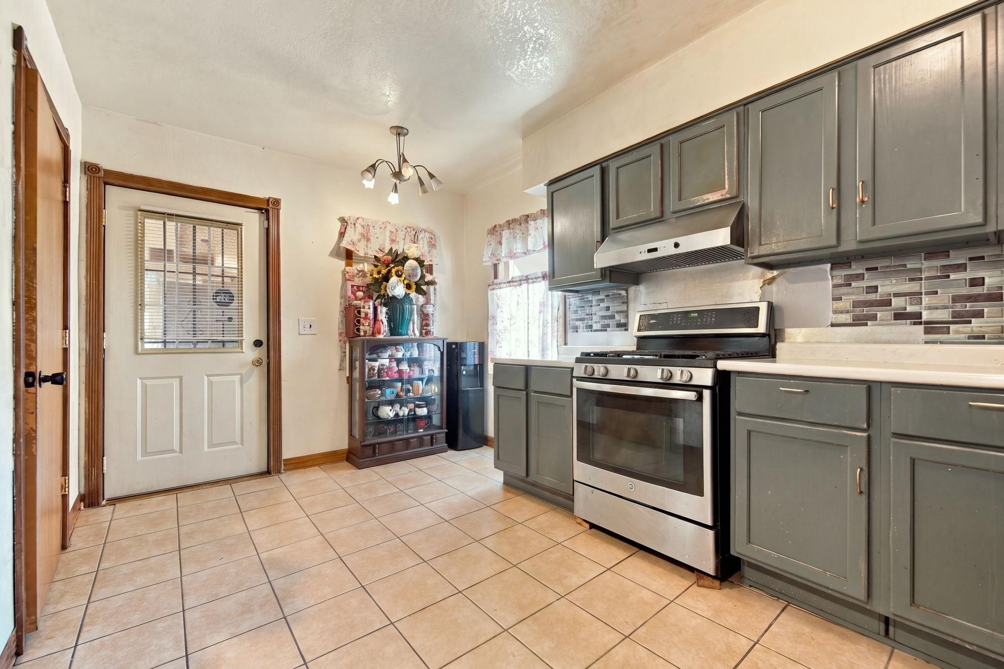View of Residential at 204 Acker Street, Saint Paul MN 55117, Saint Paul (10 of 20) - Mike Wilen | Minnesota Team Real Estate