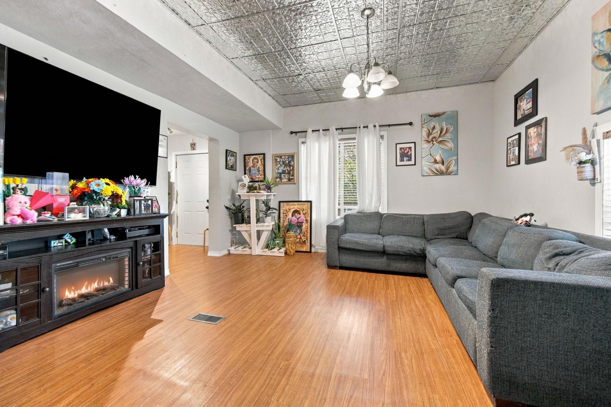 View of Residential at 204 Acker Street, Saint Paul MN 55117, Saint Paul (5 of 20) - Mike Wilen | Minnesota Team Real Estate