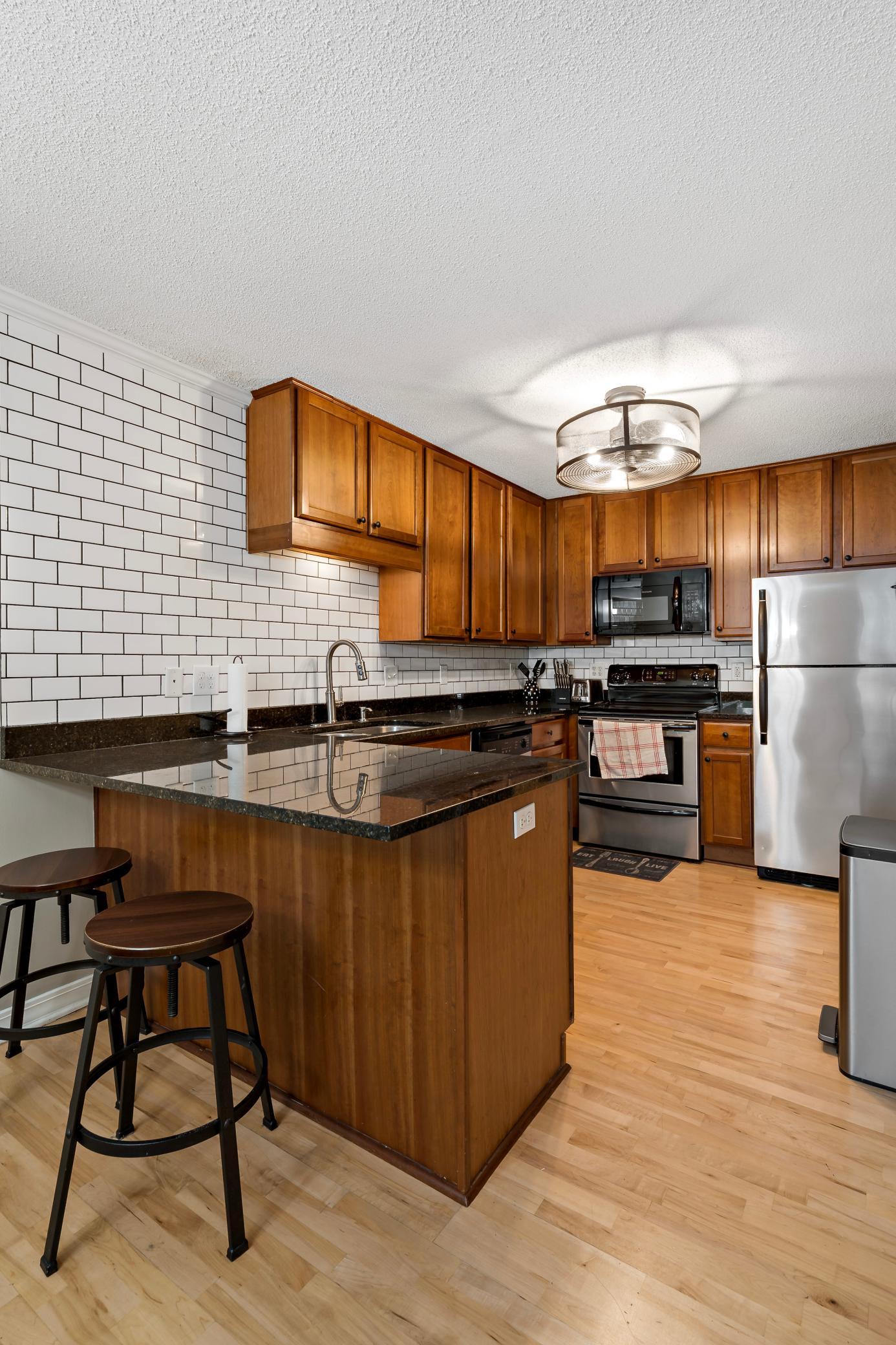 View of Residential at 3150 Excelsior Boulevard #103, Minneapolis MN 55416, Minneapolis (22 of 55) - Mike Wilen | Minnesota Team Real Estate