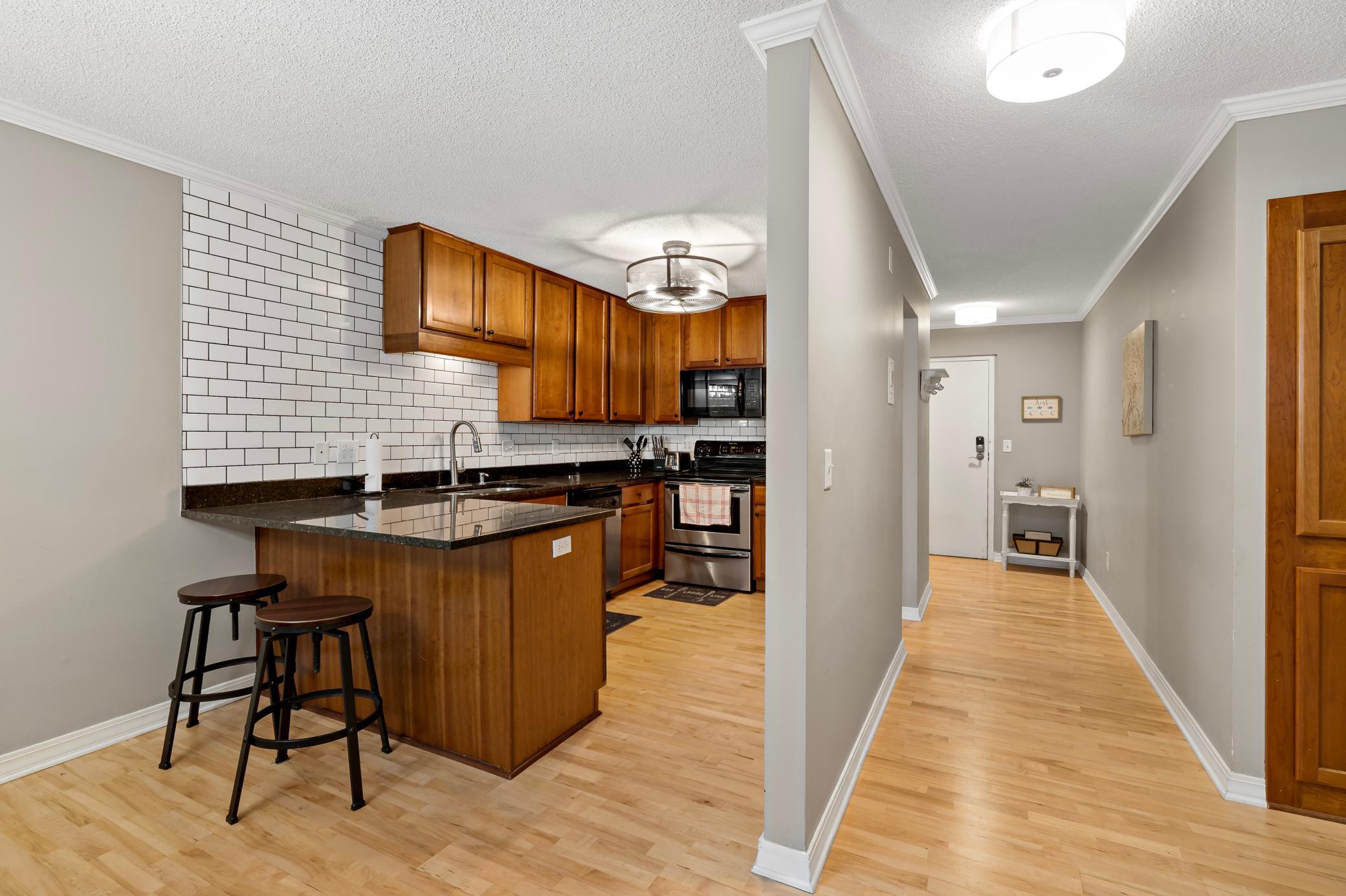 View of Residential at 3150 Excelsior Boulevard #103, Minneapolis MN 55416, Minneapolis (13 of 55) - Mike Wilen | Minnesota Team Real Estate
