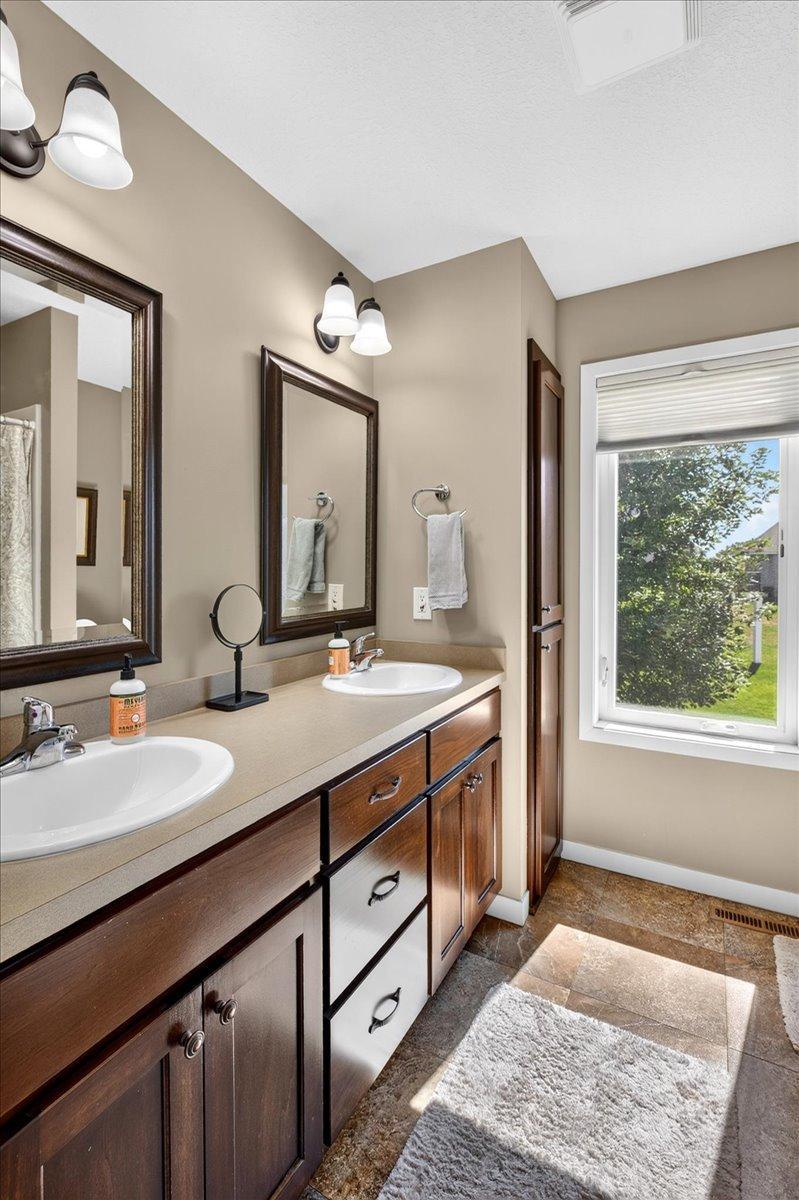View of Residential at 2020 Red Oak Lane, Hugo MN 55038, Hugo (21 of 48) - Mike Wilen | Minnesota Team Real Estate