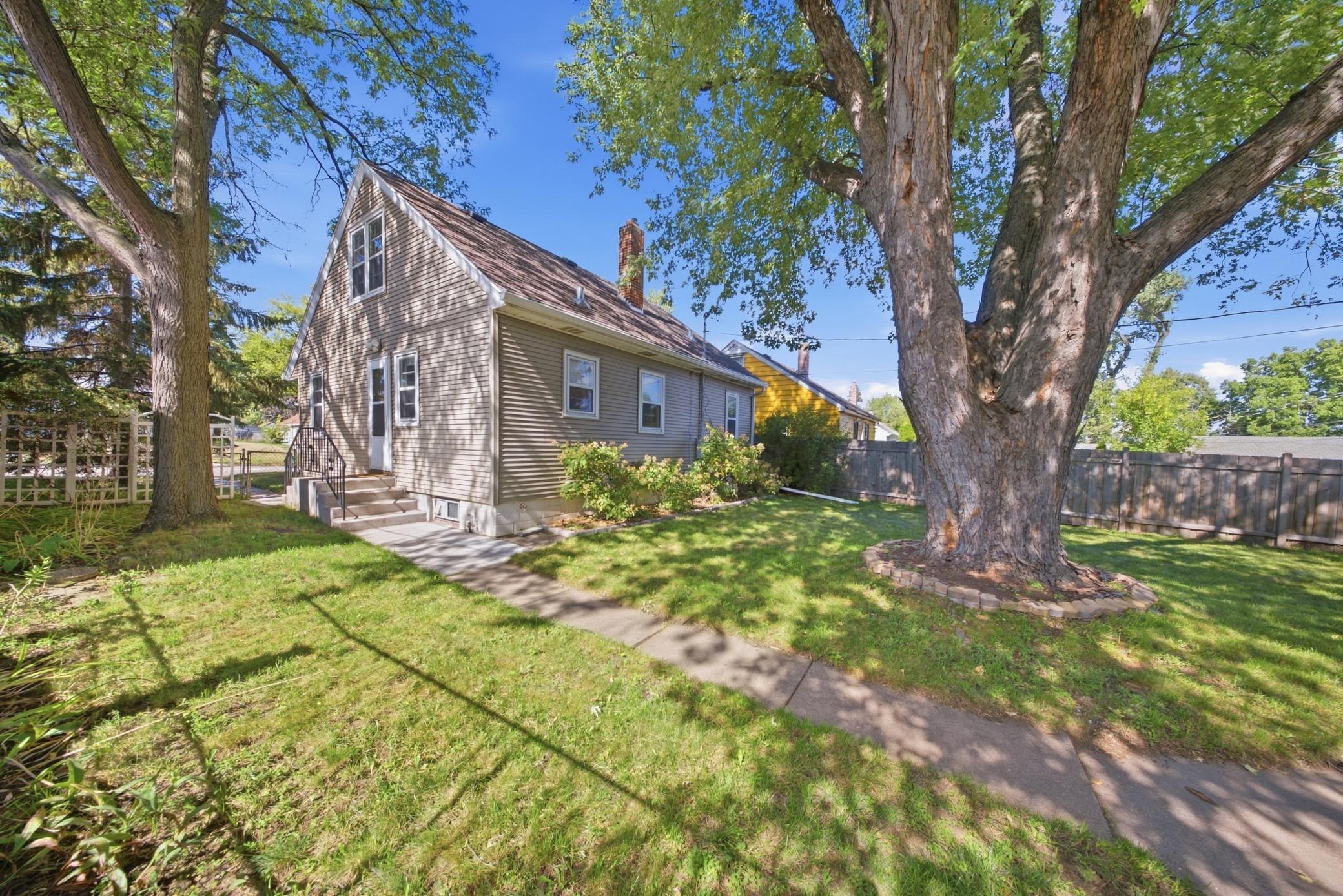 View of Residential at 1446 Dale Street, Saint Paul MN 55117, Saint Paul (9 of 34) - Mike Wilen | Minnesota Team Real Estate