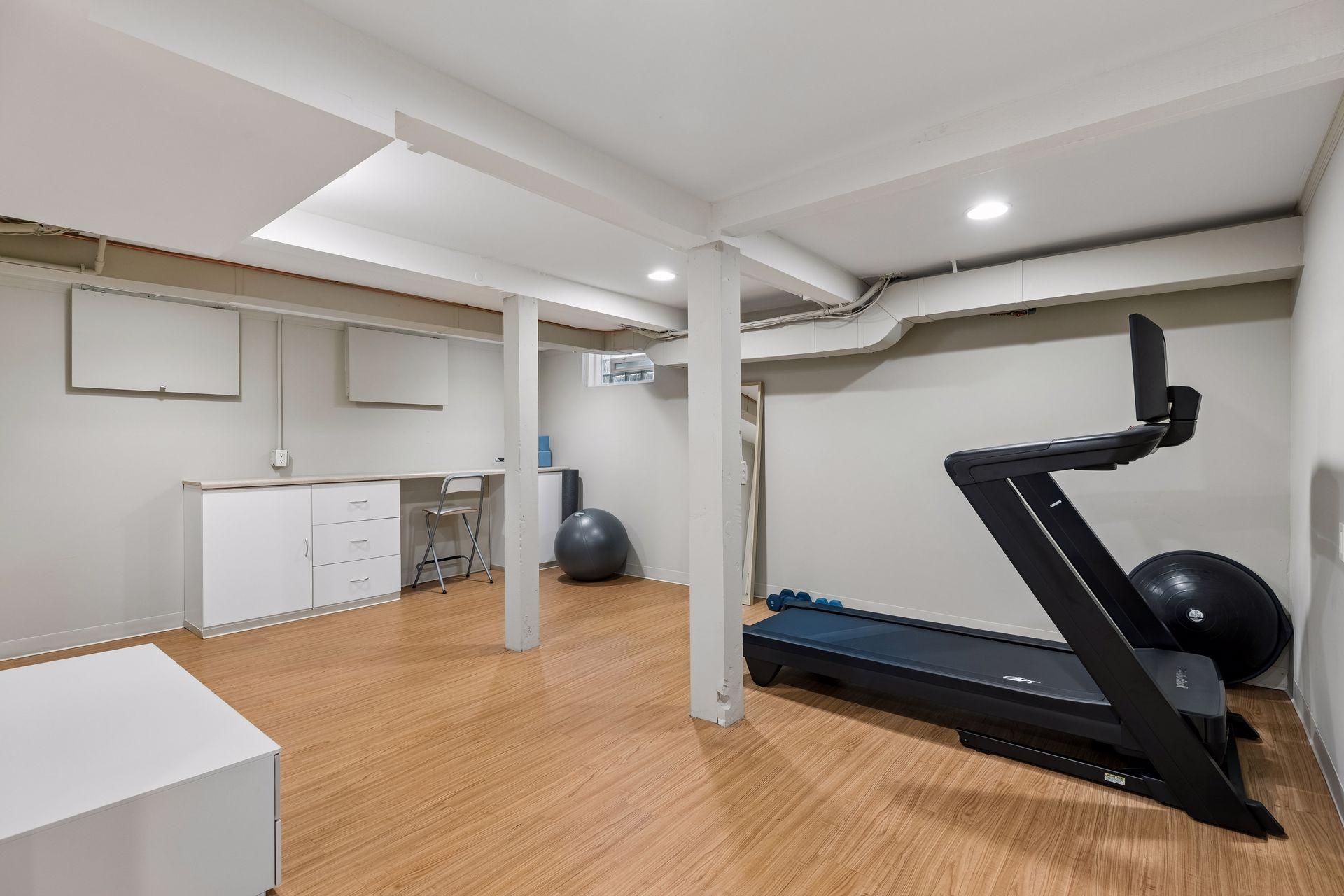 View of Residential at 2835 James Avenue, Minneapolis MN 55408, Minneapolis (33 of 45) - Mike Wilen | Minnesota Team Real Estate
