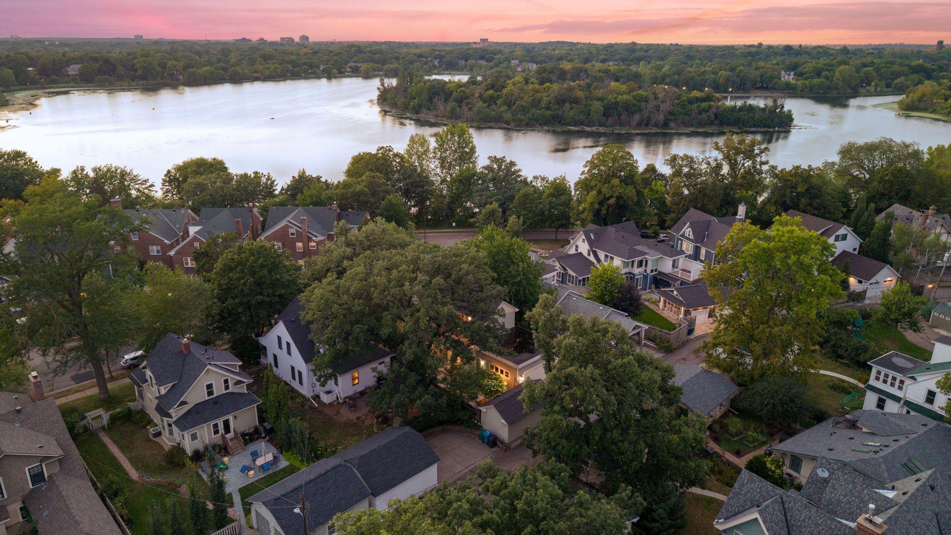 View of Residential at 2835 James Avenue, Minneapolis MN 55408, Minneapolis (45 of 45) - Mike Wilen | Minnesota Team Real Estate