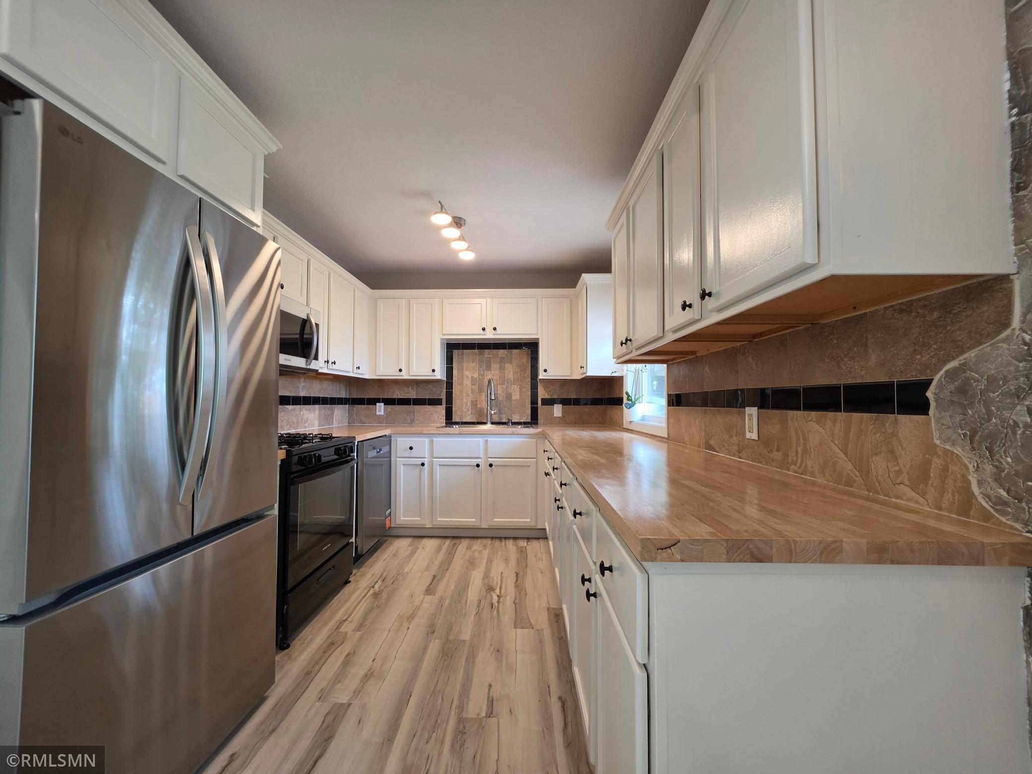 View of Residential at 1306 Woodhill Road, Burnsville MN 55337, Burnsville (8 of 29) - Mike Wilen | Minnesota Team Real Estate