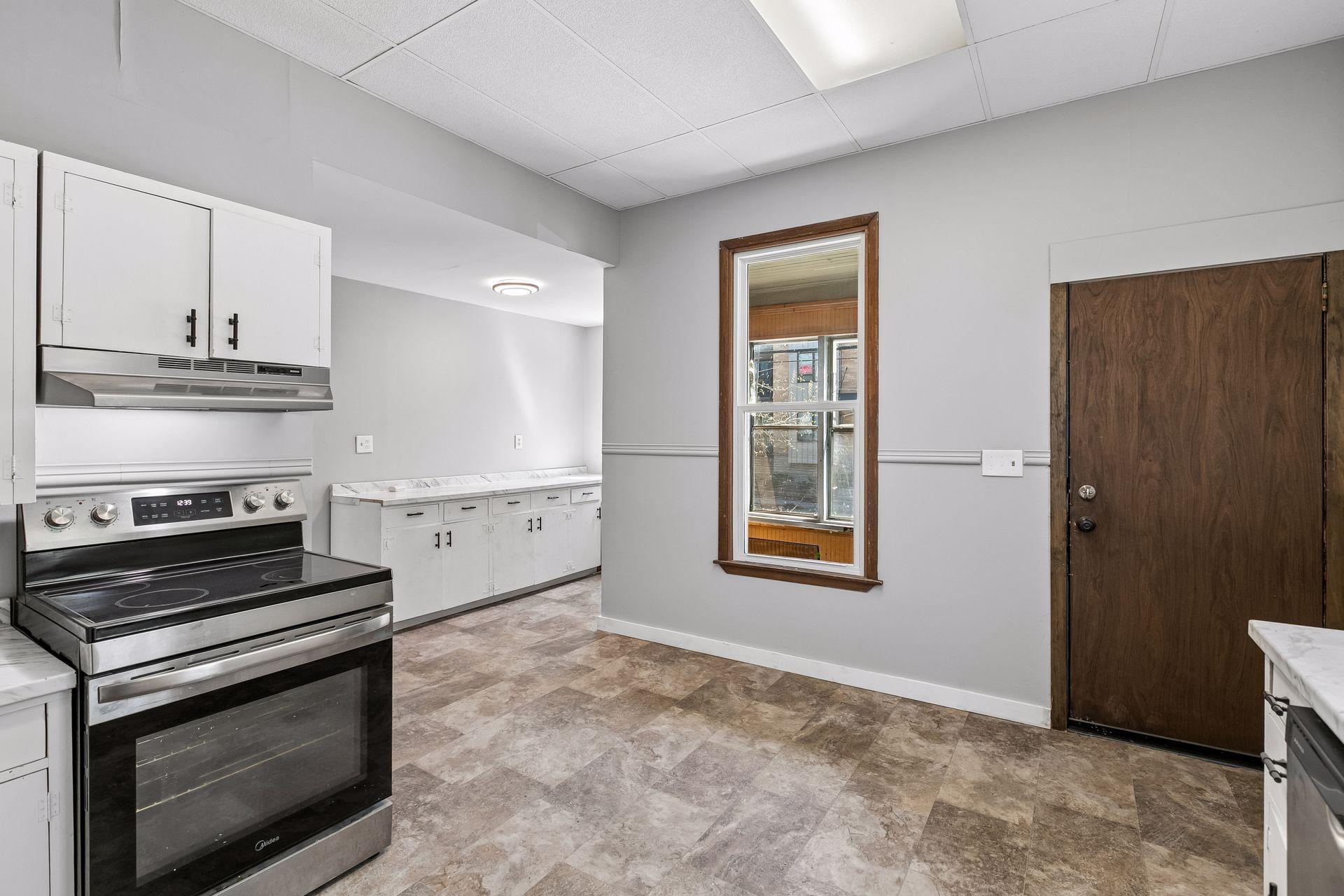 View of Residential Income at 1300 Grand Street, Minneapolis MN 55413, Minneapolis (14 of 42) - Mike Wilen | Minnesota Team Real Estate