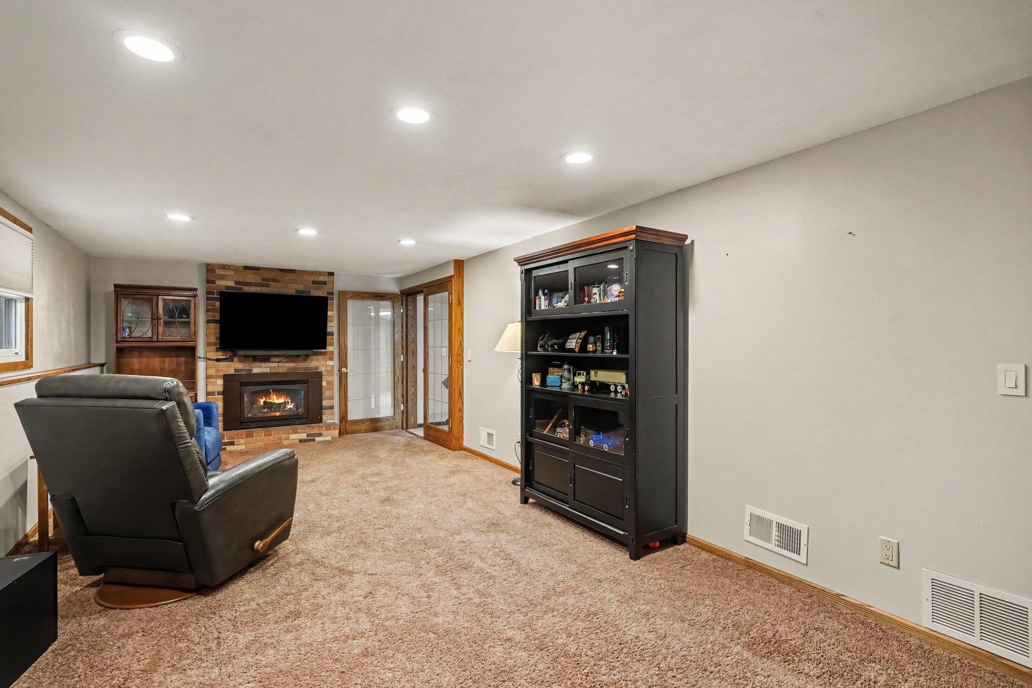 View of Residential at 8320 Isle Avenue, Cottage Grove MN 55016, Cottage Grove (17 of 25) - Mike Wilen | Minnesota Team Real Estate