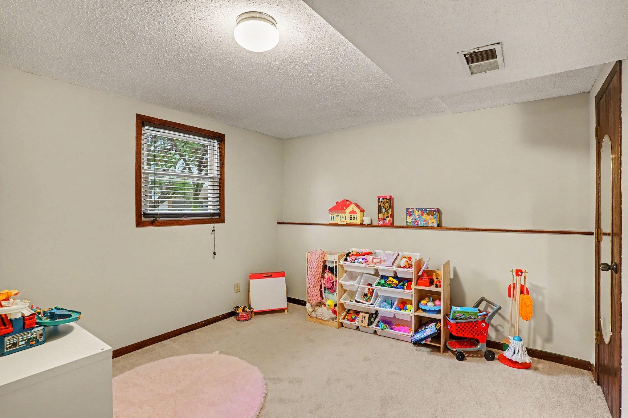 View of Residential at 8320 Isle Avenue, Cottage Grove MN 55016, Cottage Grove (19 of 25) - Mike Wilen | Minnesota Team Real Estate