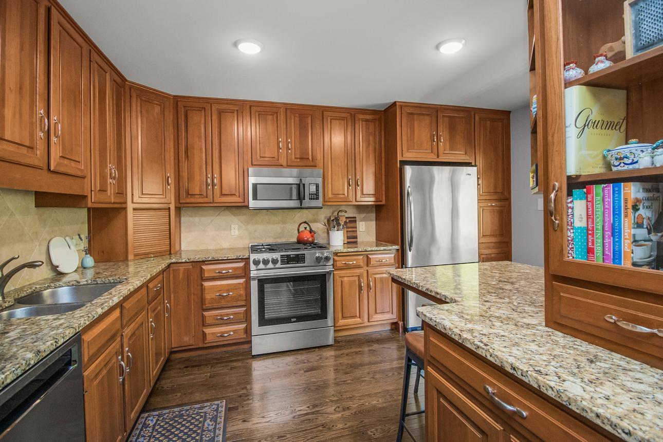 View of Residential at 719 Summit Avenue, Saint Paul MN 55105, Saint Paul (15 of 40) - Mike Wilen | Minnesota Team Real Estate