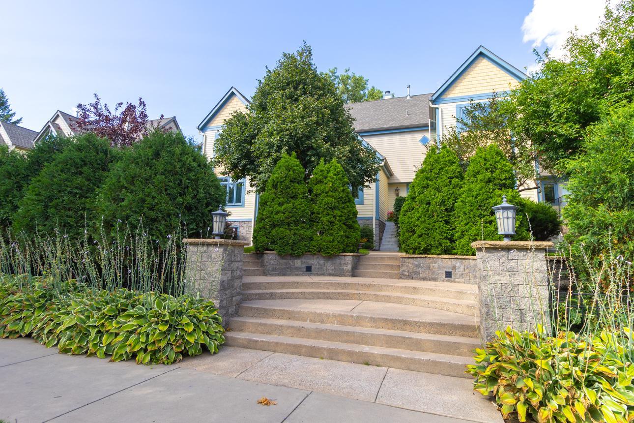 View of (TH) Side x Side at 719 Summit Avenue, Saint Paul - Mike Wilen | Minnesota Team Real Estate