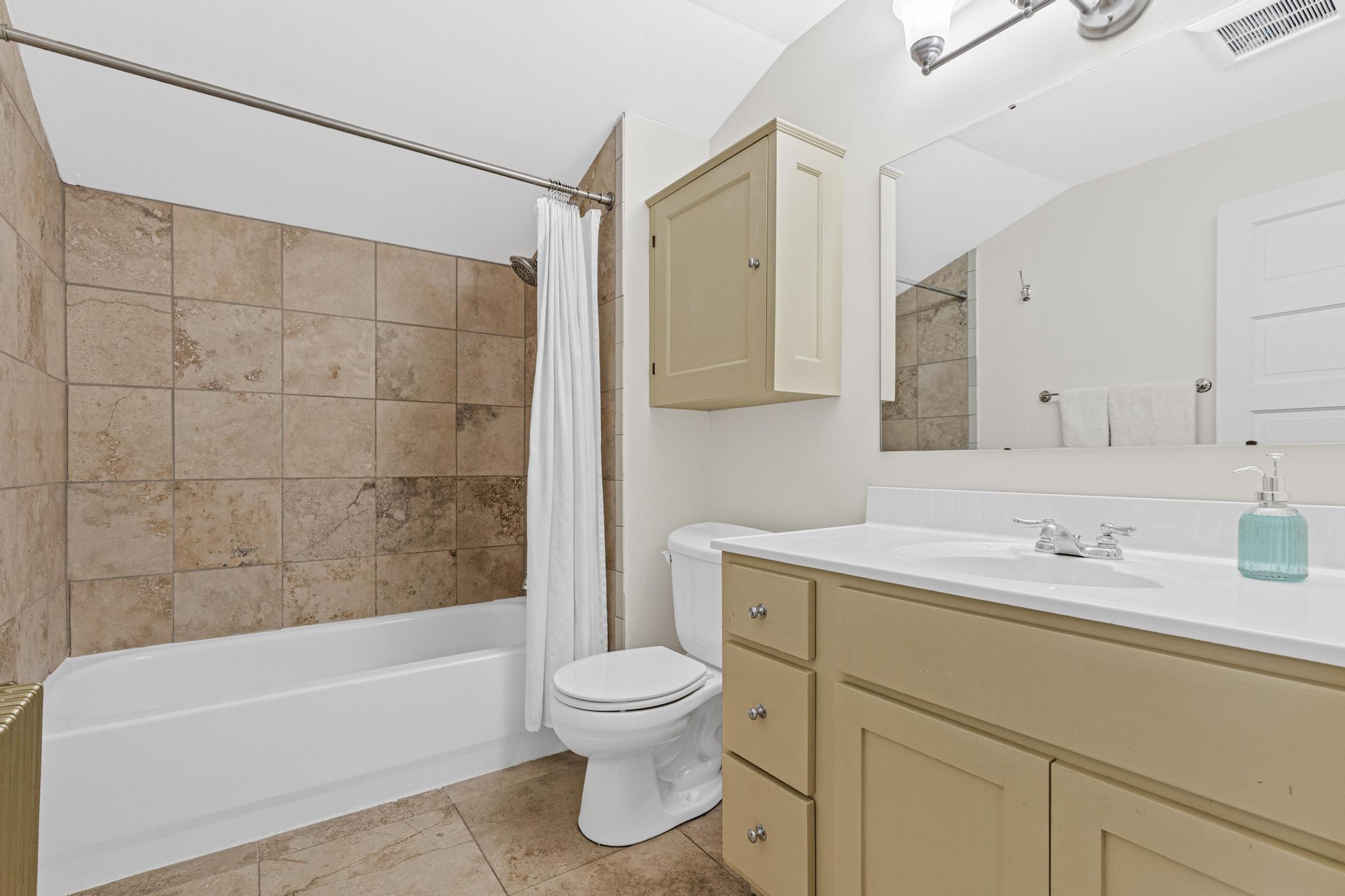 View of Residential at 2150 Knapp Street, Saint Paul MN 55108, Saint Paul (21 of 37) - Mike Wilen | Minnesota Team Real Estate