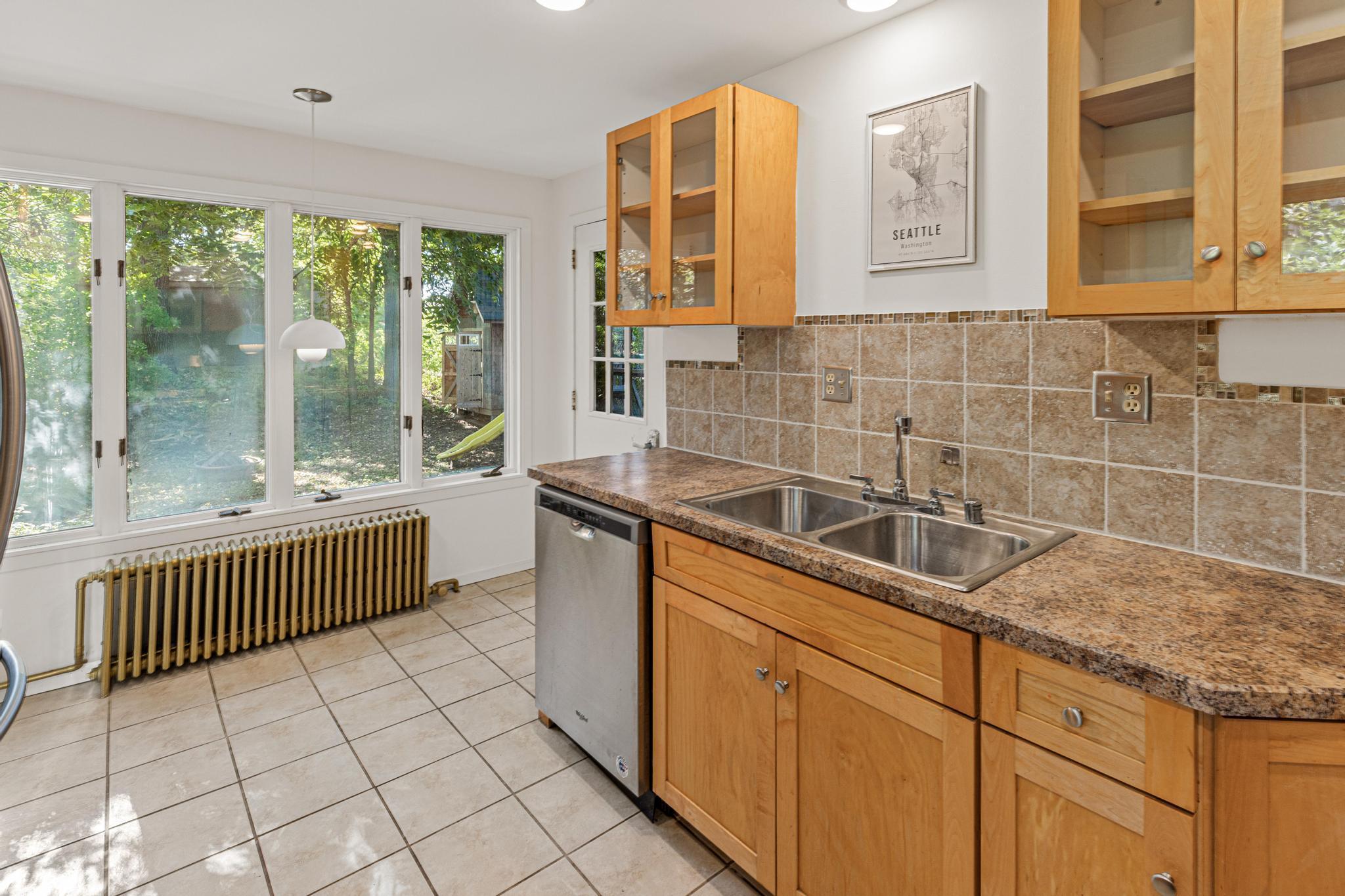 View of Residential at 2150 Knapp Street, Saint Paul MN 55108, Saint Paul (12 of 37) - Mike Wilen | Minnesota Team Real Estate
