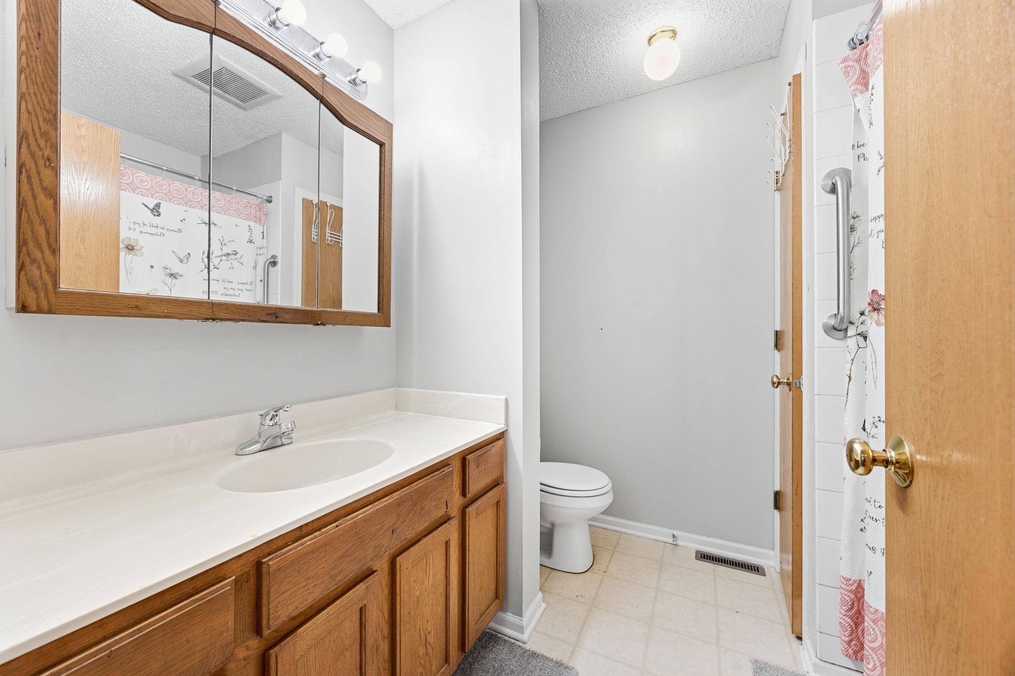 View of Residential at 1002 Matilda Street, Saint Paul MN 55117, Saint Paul (9 of 17) - Mike Wilen | Minnesota Team Real Estate