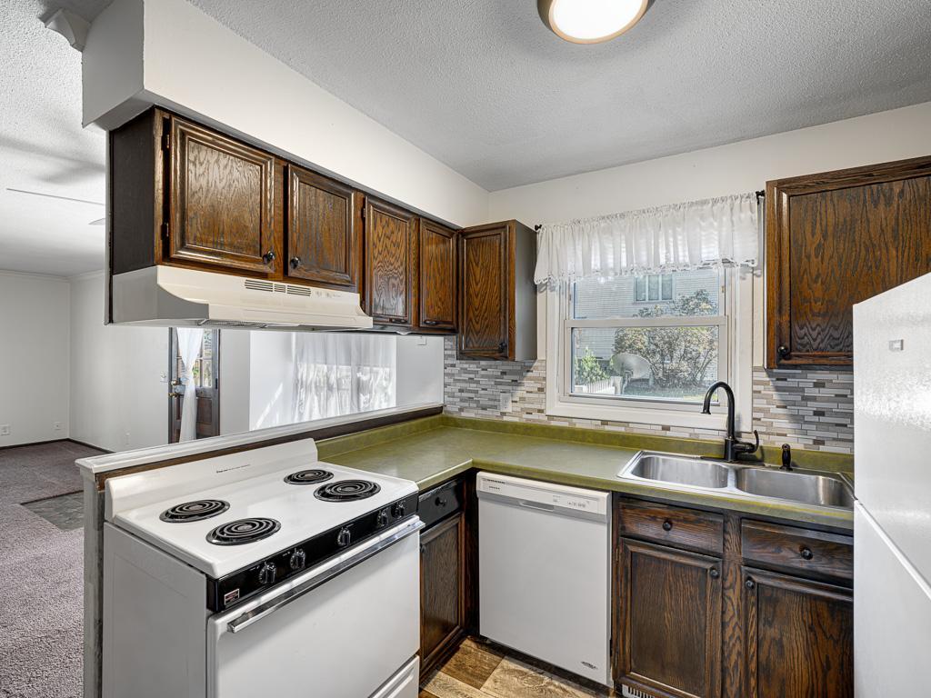 View of Residential at 4954 Grenwich Trail, Oakdale MN 55128, Oakdale (6 of 13) - Mike Wilen | Minnesota Team Real Estate