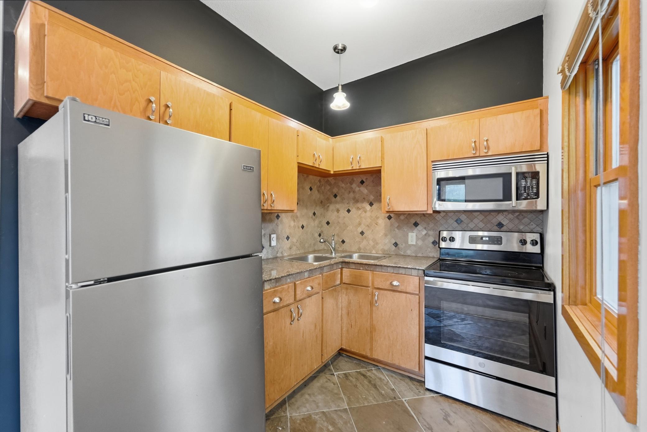 View of Residential at 307 Walnut Street #3, Saint Paul MN 55102, Saint Paul (5 of 16) - Mike Wilen | Minnesota Team Real Estate