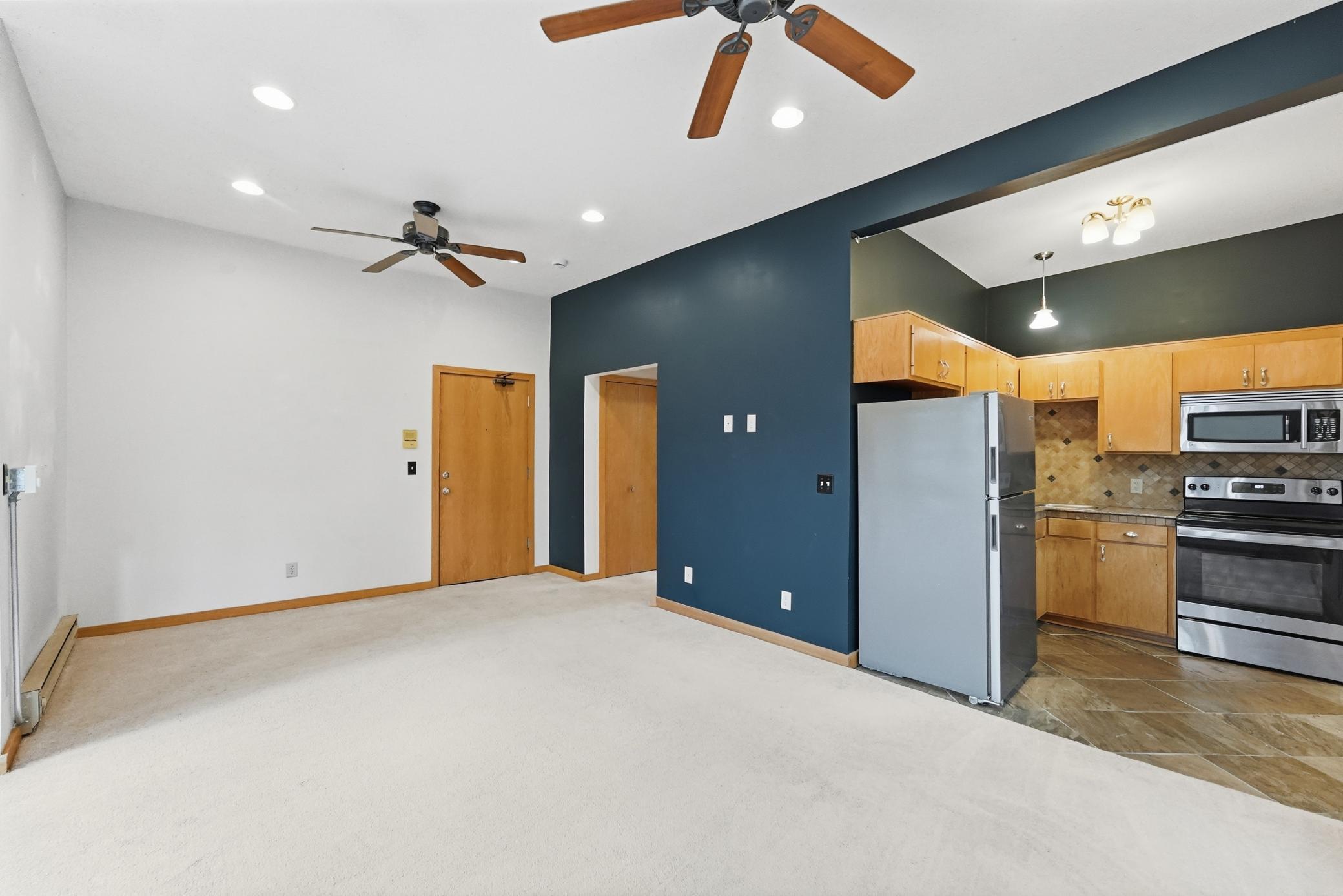 View of Residential at 307 Walnut Street #3, Saint Paul MN 55102, Saint Paul (3 of 16) - Mike Wilen | Minnesota Team Real Estate