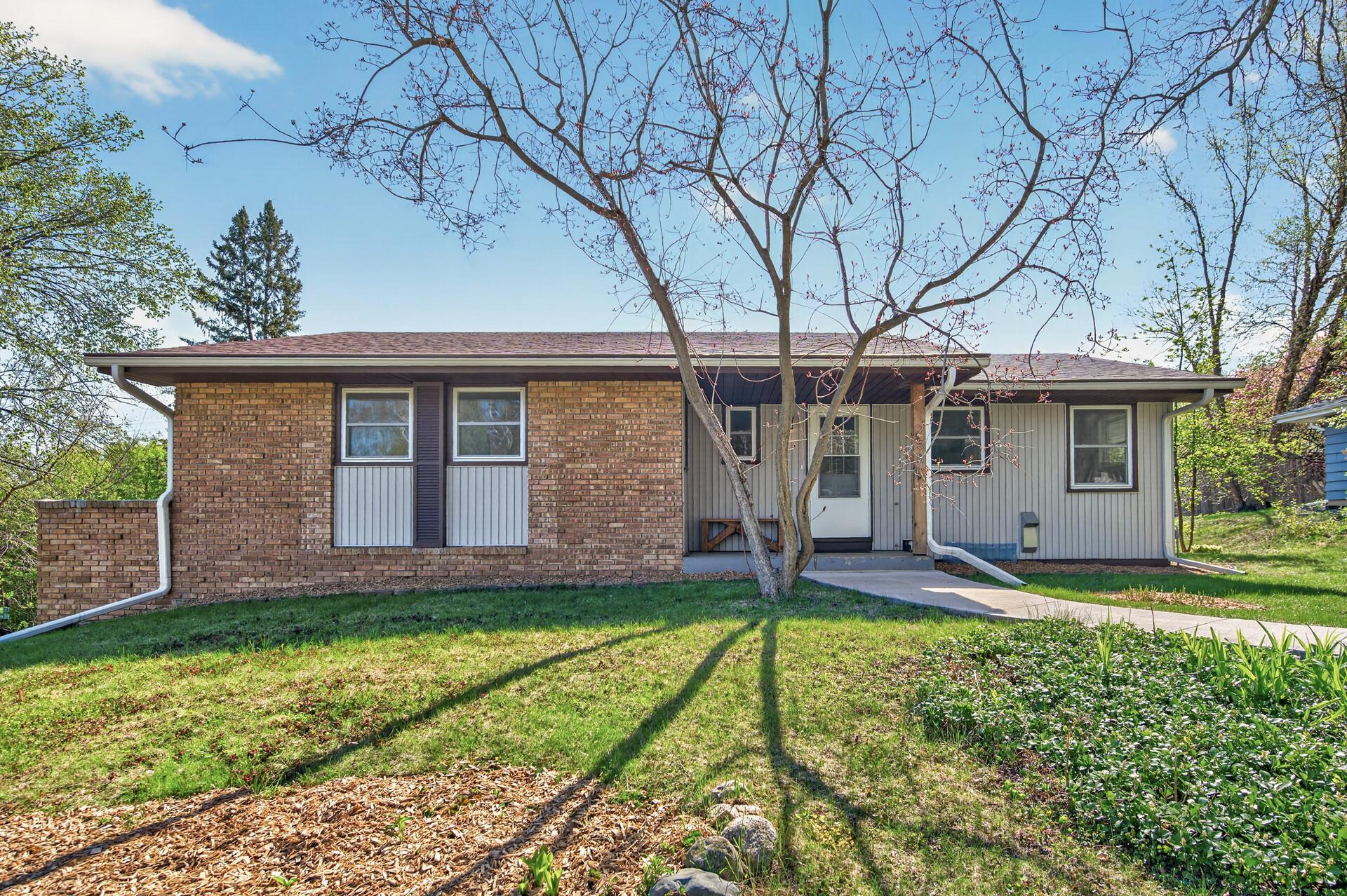 View of Residential at 2580 Winfield Avenue, Golden Valley MN 55422, Golden Valley (3 of 29) - Mike Wilen | Minnesota Team Real Estate