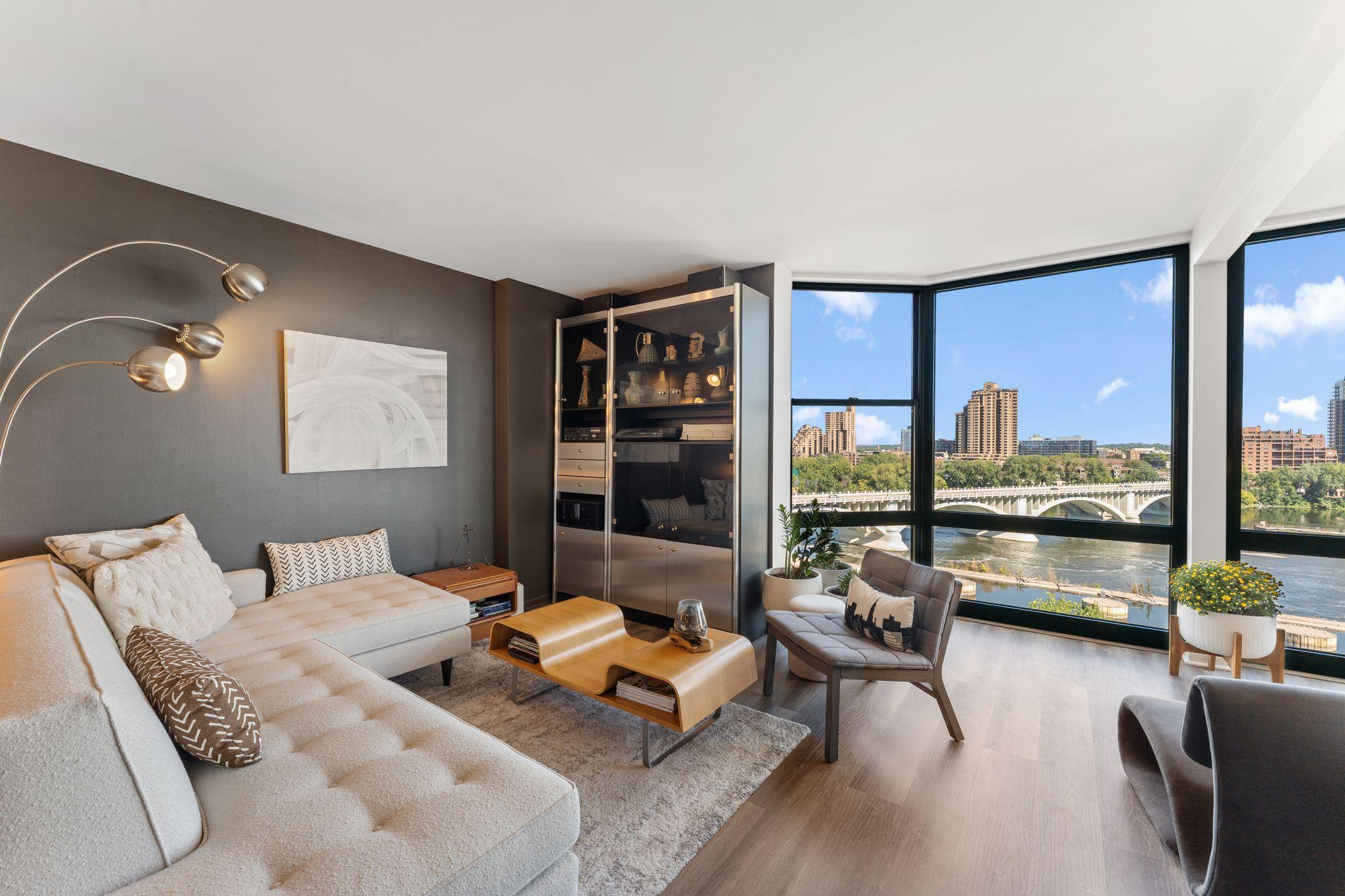 View of (CC) High Rise (4+ Levels) at 401 1st Street, Minneapolis - Mike Wilen | Minnesota Team Real Estate