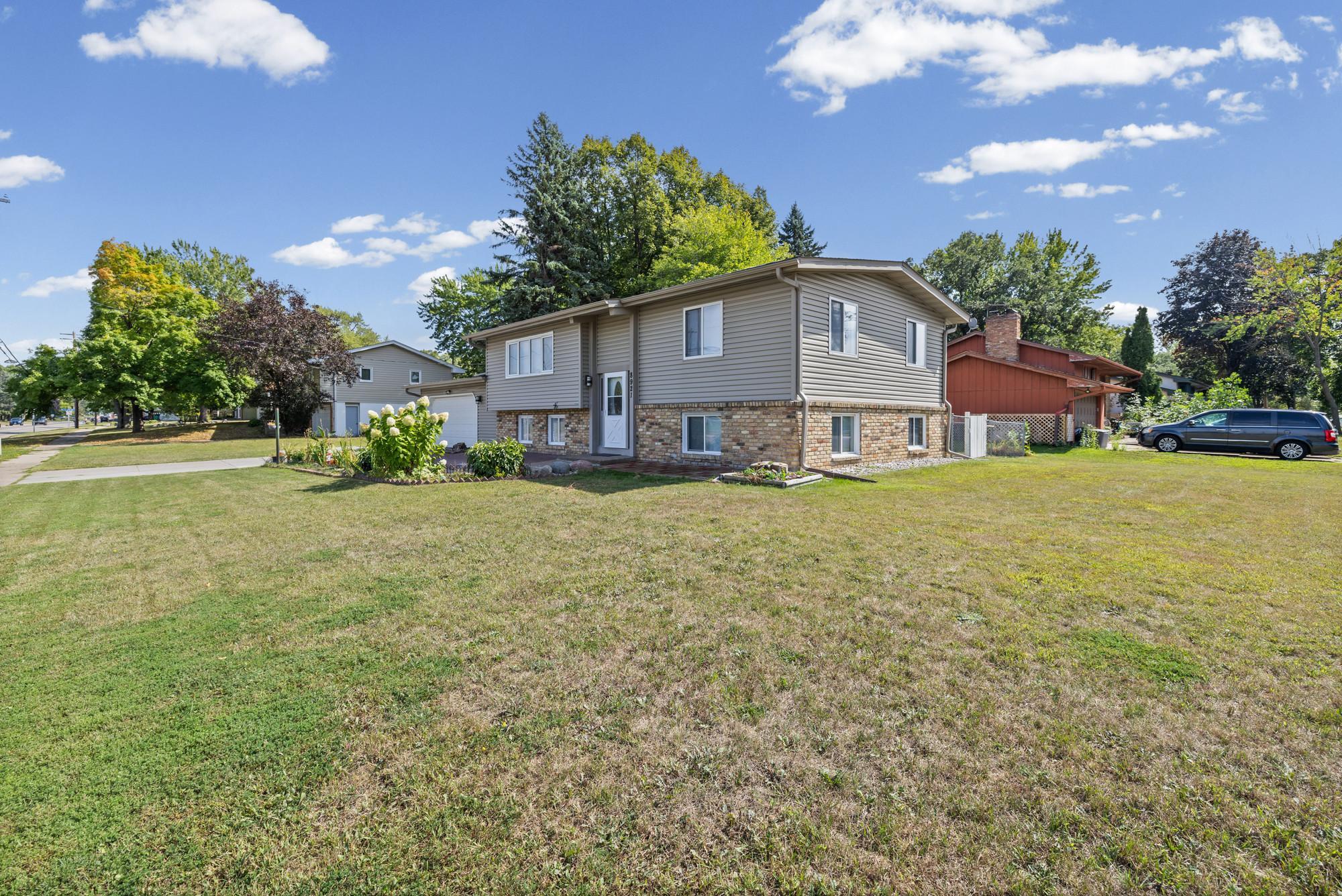 View of Residential at 8921 49th Avenue, New Hope MN 55428, New Hope (4 of 46) - Mike Wilen | Minnesota Team Real Estate