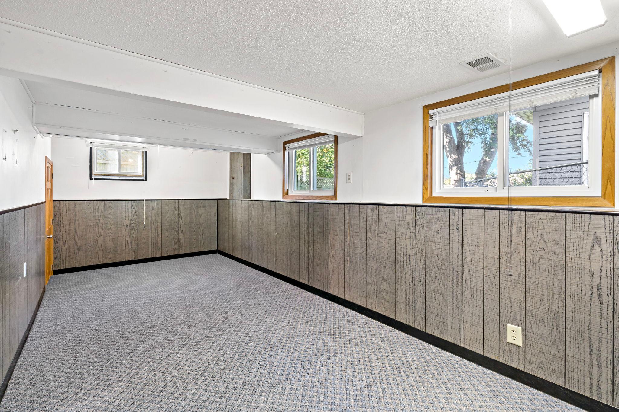 View of Residential at 2069 Ivy Street, North Saint Paul MN 55109, North Saint Paul (25 of 37) - Mike Wilen | Minnesota Team Real Estate