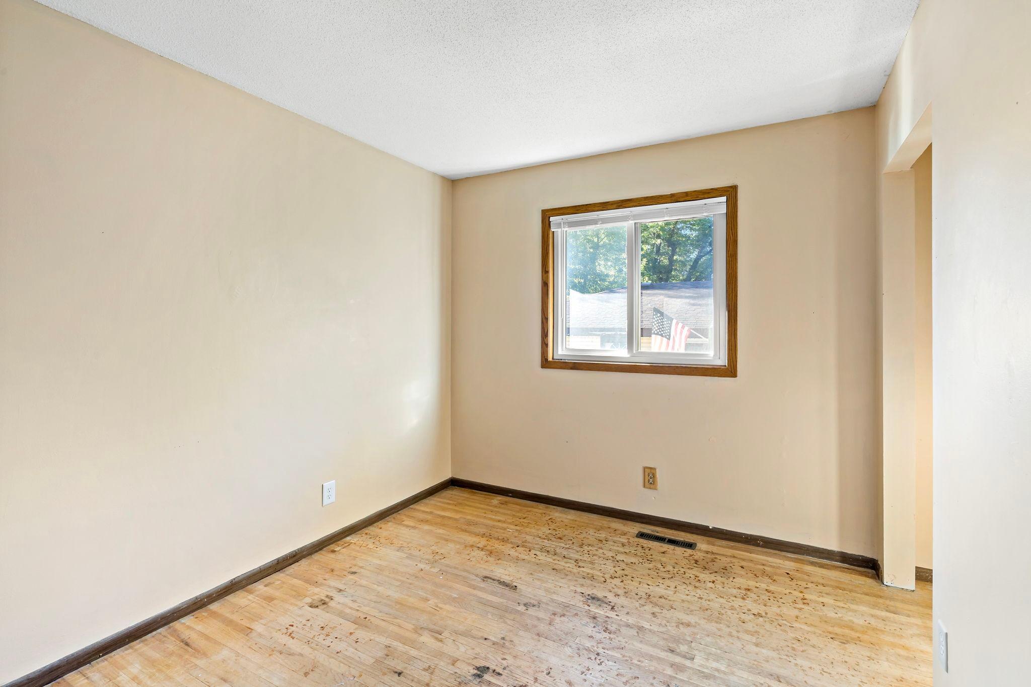 View of Residential at 2069 Ivy Street, North Saint Paul MN 55109, North Saint Paul (19 of 37) - Mike Wilen | Minnesota Team Real Estate