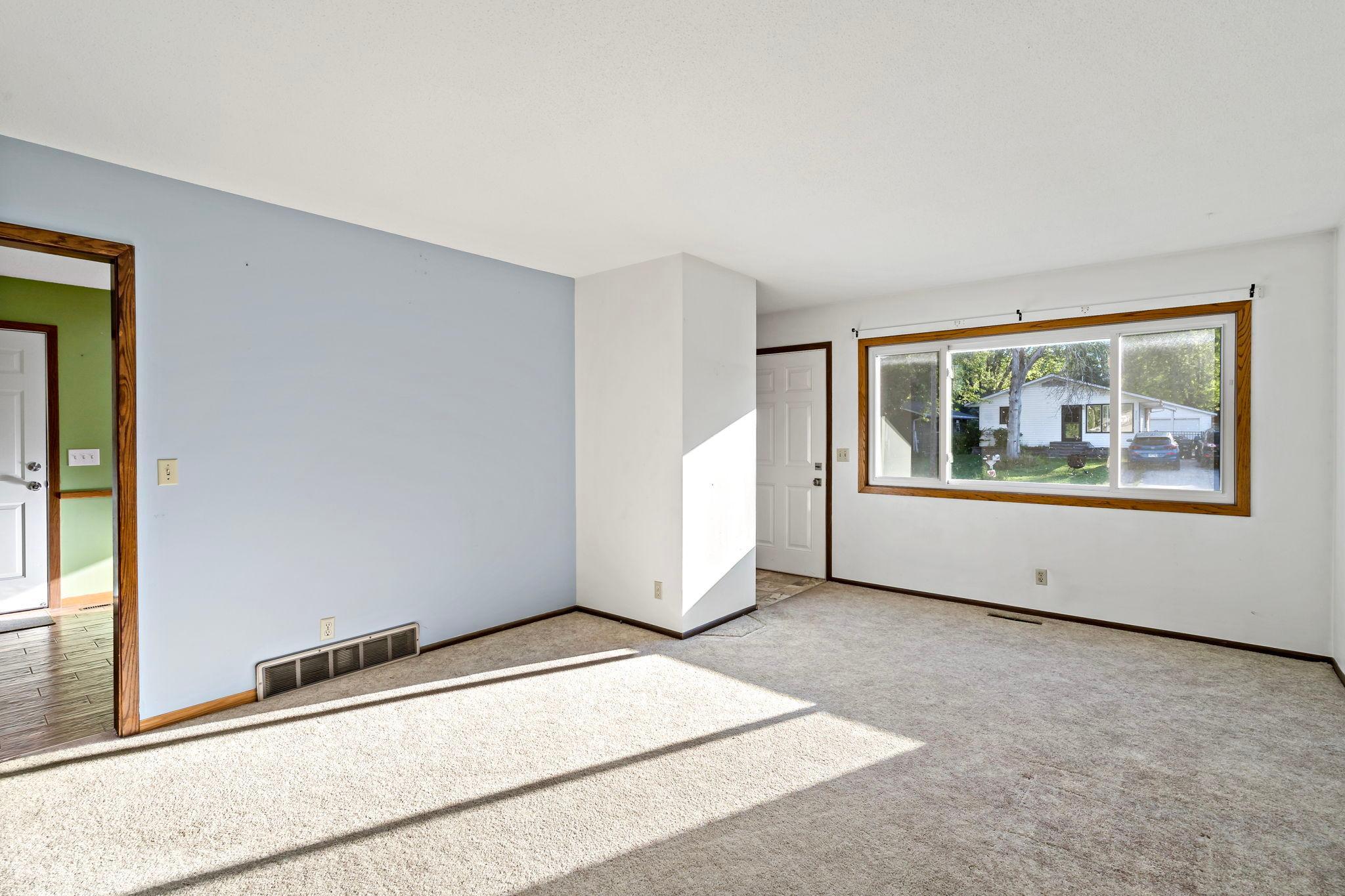 View of Residential at 2069 Ivy Street, North Saint Paul MN 55109, North Saint Paul (8 of 37) - Mike Wilen | Minnesota Team Real Estate