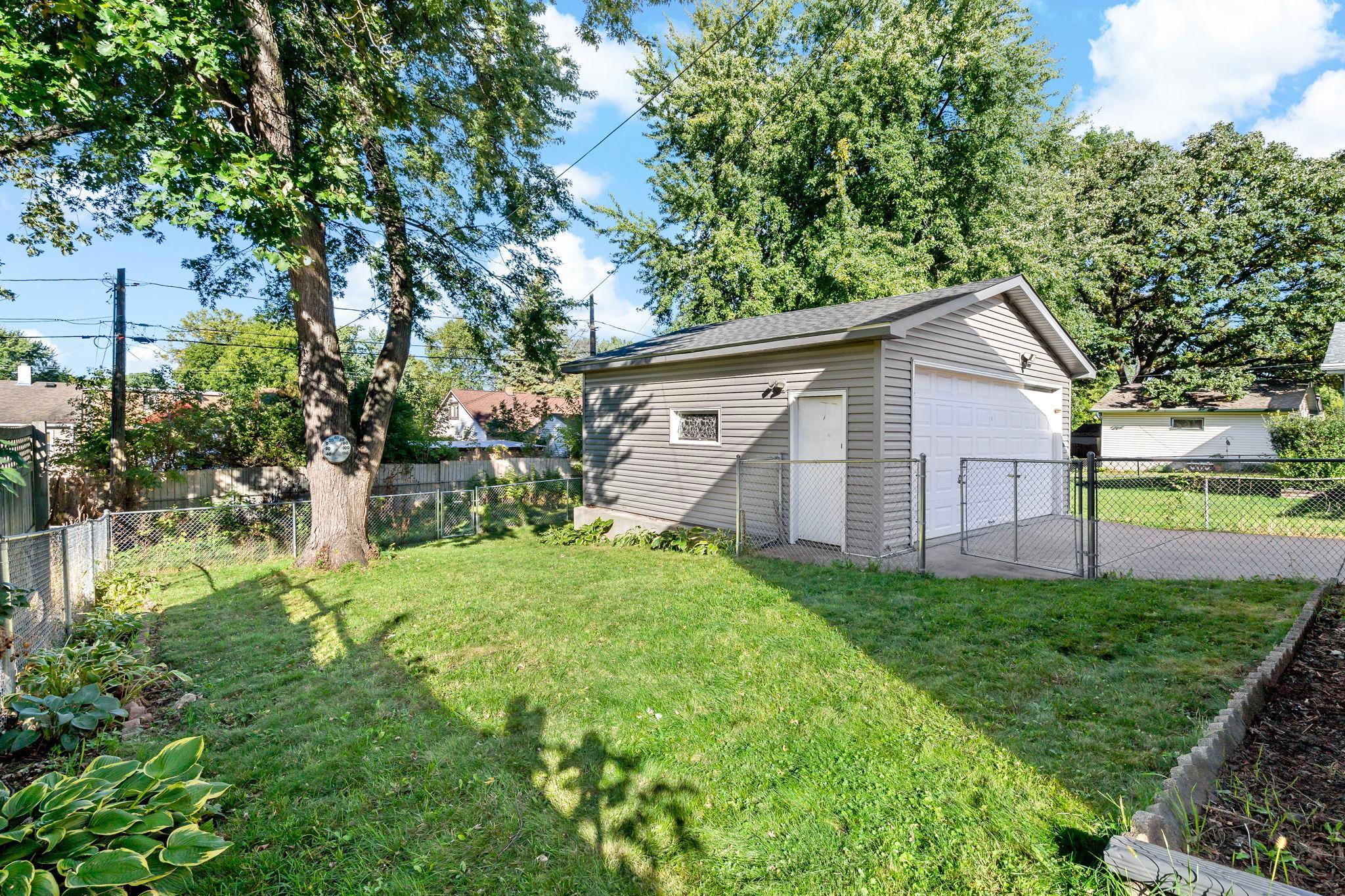 View of Residential at 2069 Ivy Street, North Saint Paul MN 55109, North Saint Paul (5 of 37) - Mike Wilen | Minnesota Team Real Estate