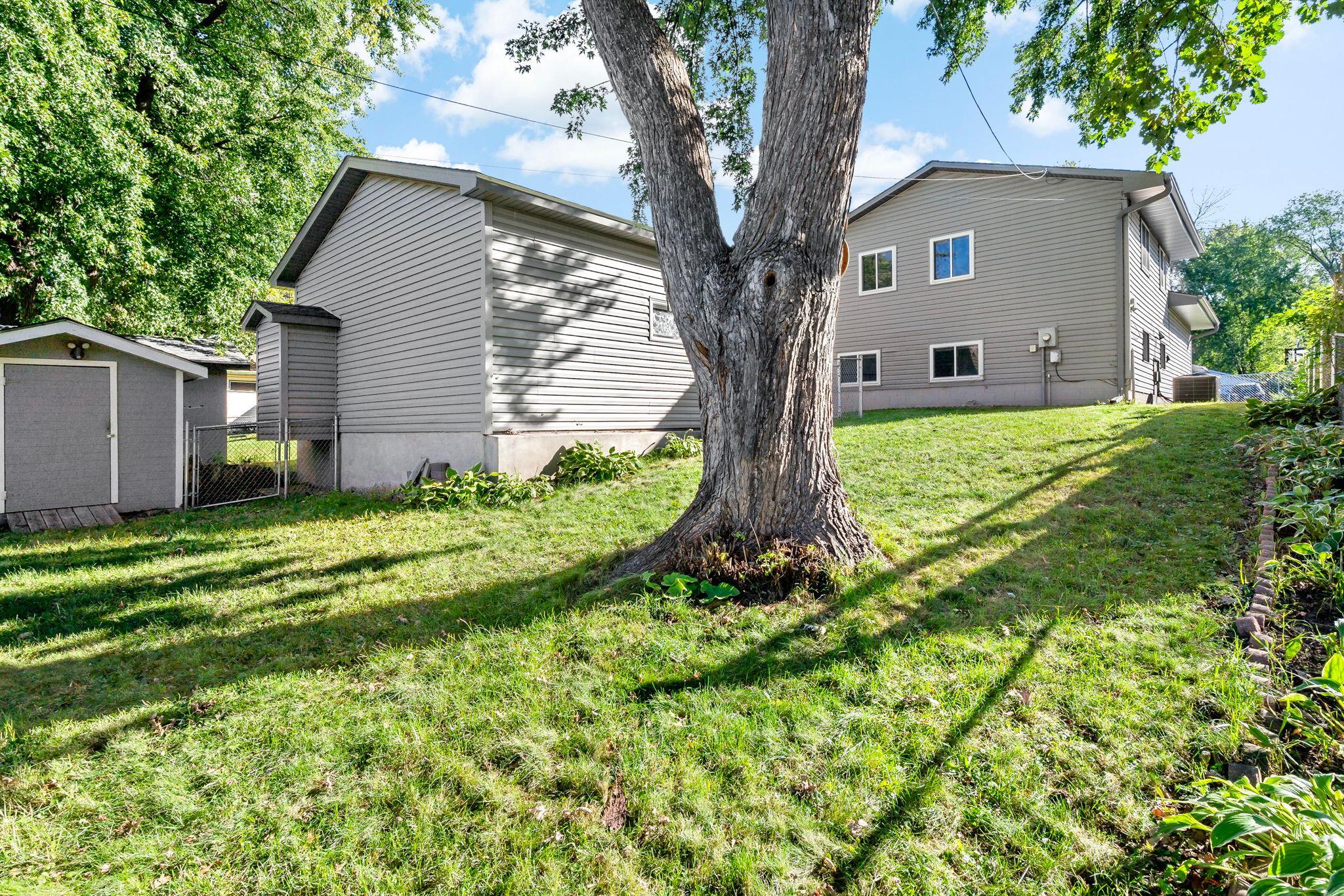 View of Residential at 2069 Ivy Street, North Saint Paul MN 55109, North Saint Paul (34 of 37) - Mike Wilen | Minnesota Team Real Estate
