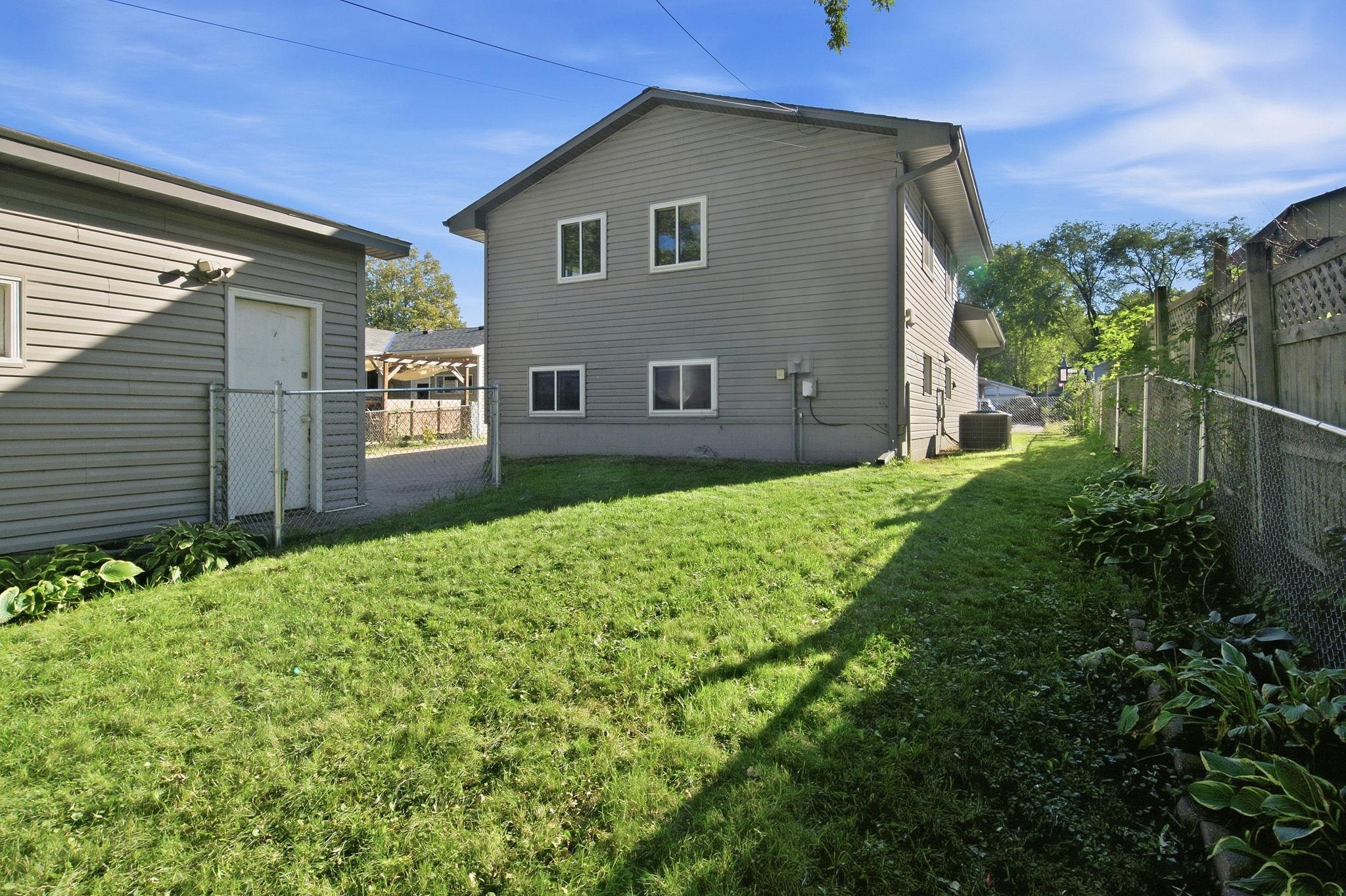 View of Residential at 2069 Ivy Street, North Saint Paul MN 55109, North Saint Paul (33 of 37) - Mike Wilen | Minnesota Team Real Estate
