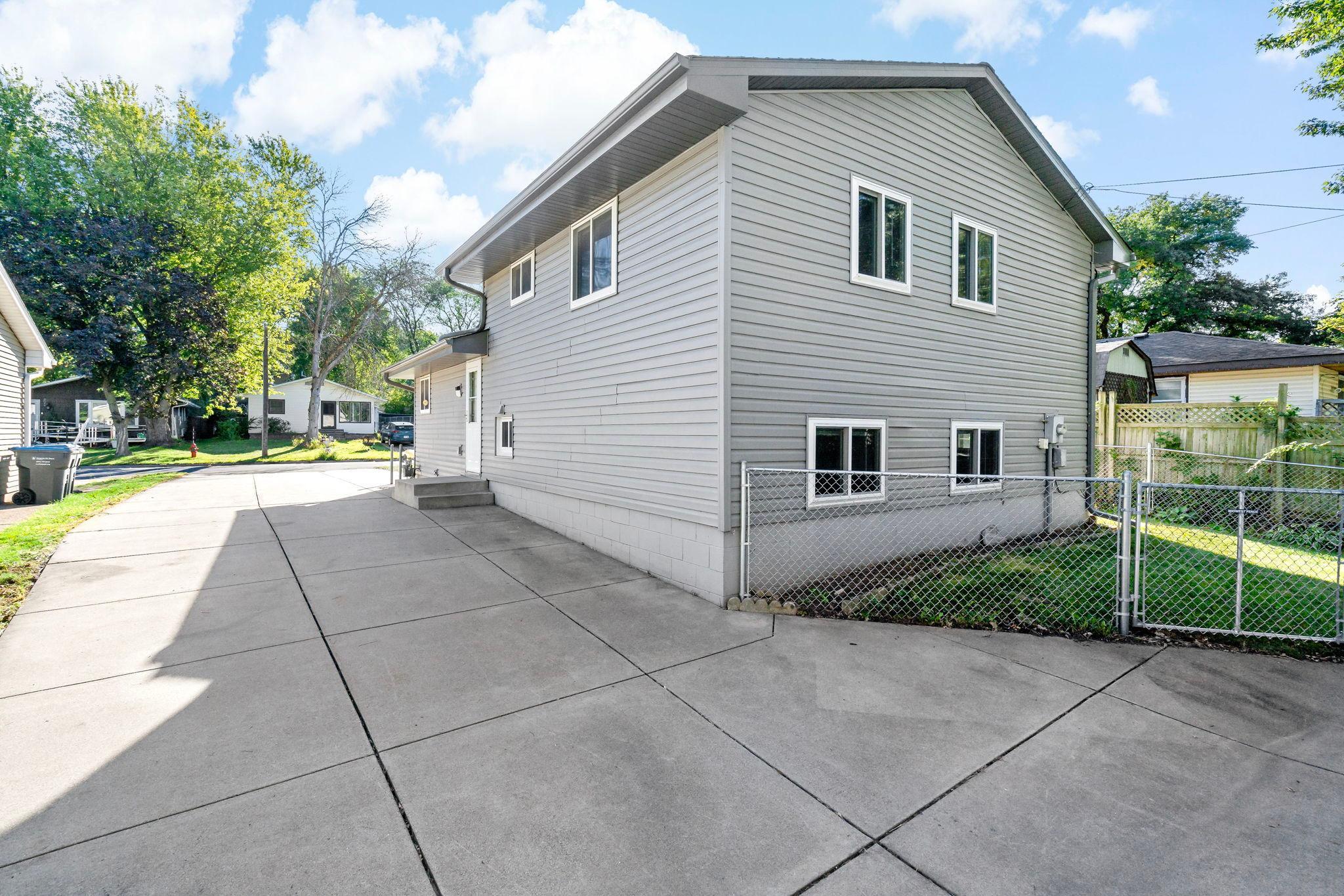 View of Residential at 2069 Ivy Street, North Saint Paul MN 55109, North Saint Paul (29 of 37) - Mike Wilen | Minnesota Team Real Estate