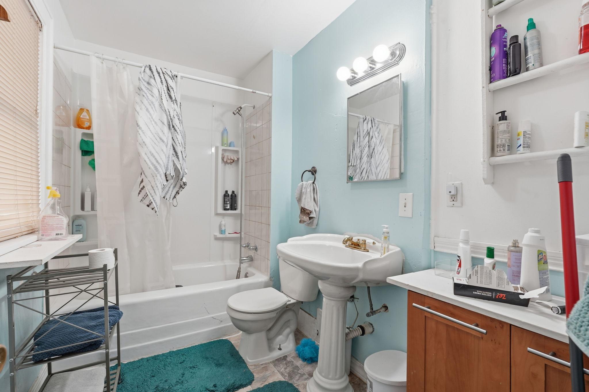 View of Residential Income at 2226 Girard Avenue, Minneapolis MN 55411, Minneapolis (8 of 22) - Mike Wilen | Minnesota Team Real Estate