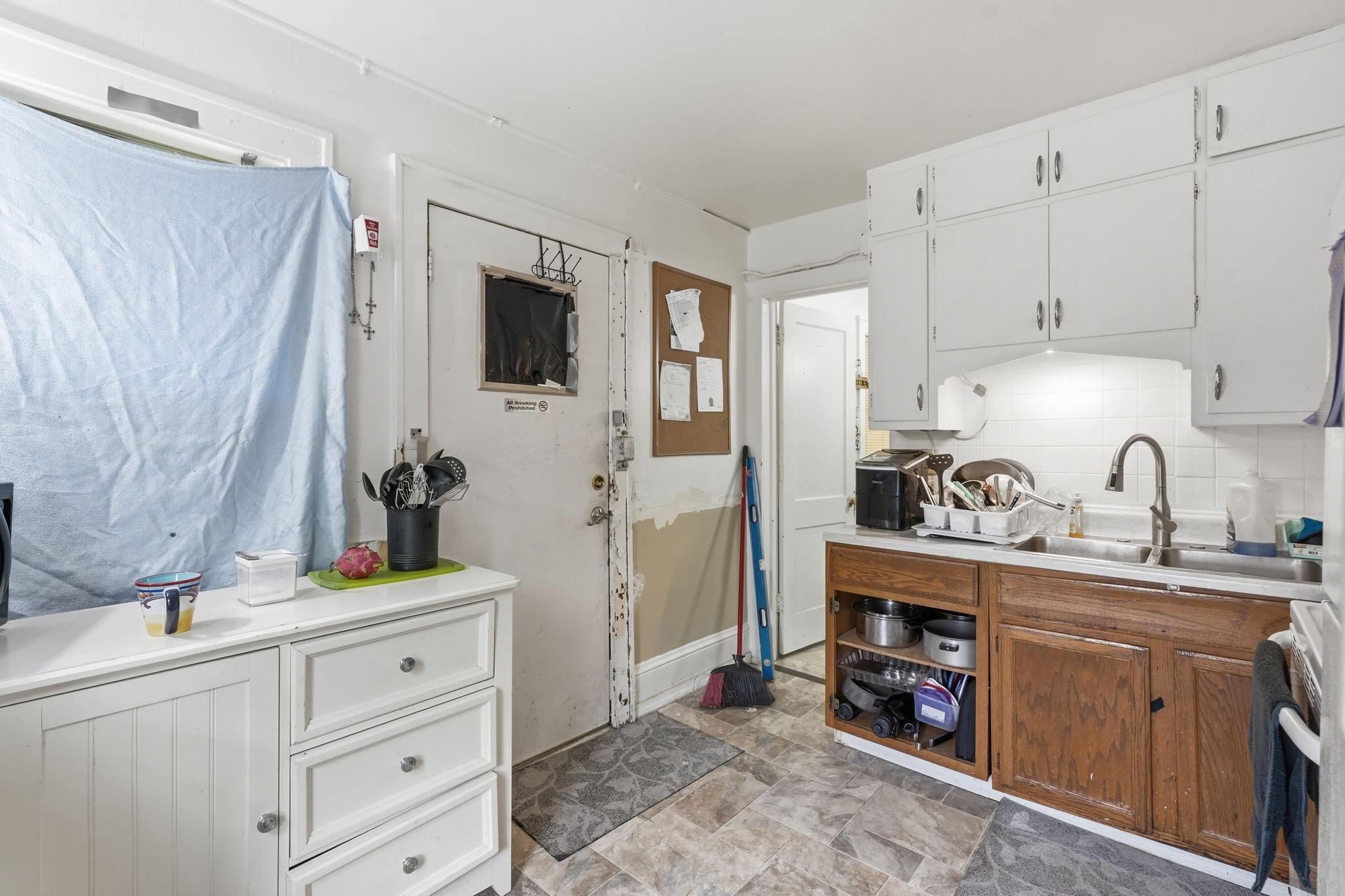 View of Residential Income at 2226 Girard Avenue, Minneapolis MN 55411, Minneapolis (7 of 22) - Mike Wilen | Minnesota Team Real Estate