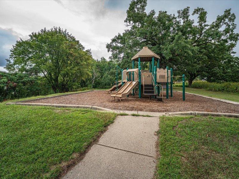 View of Residential at 1491 Summit Shores Drive, Burnsville MN 55306, Burnsville (52 of 56) - Mike Wilen | Minnesota Team Real Estate