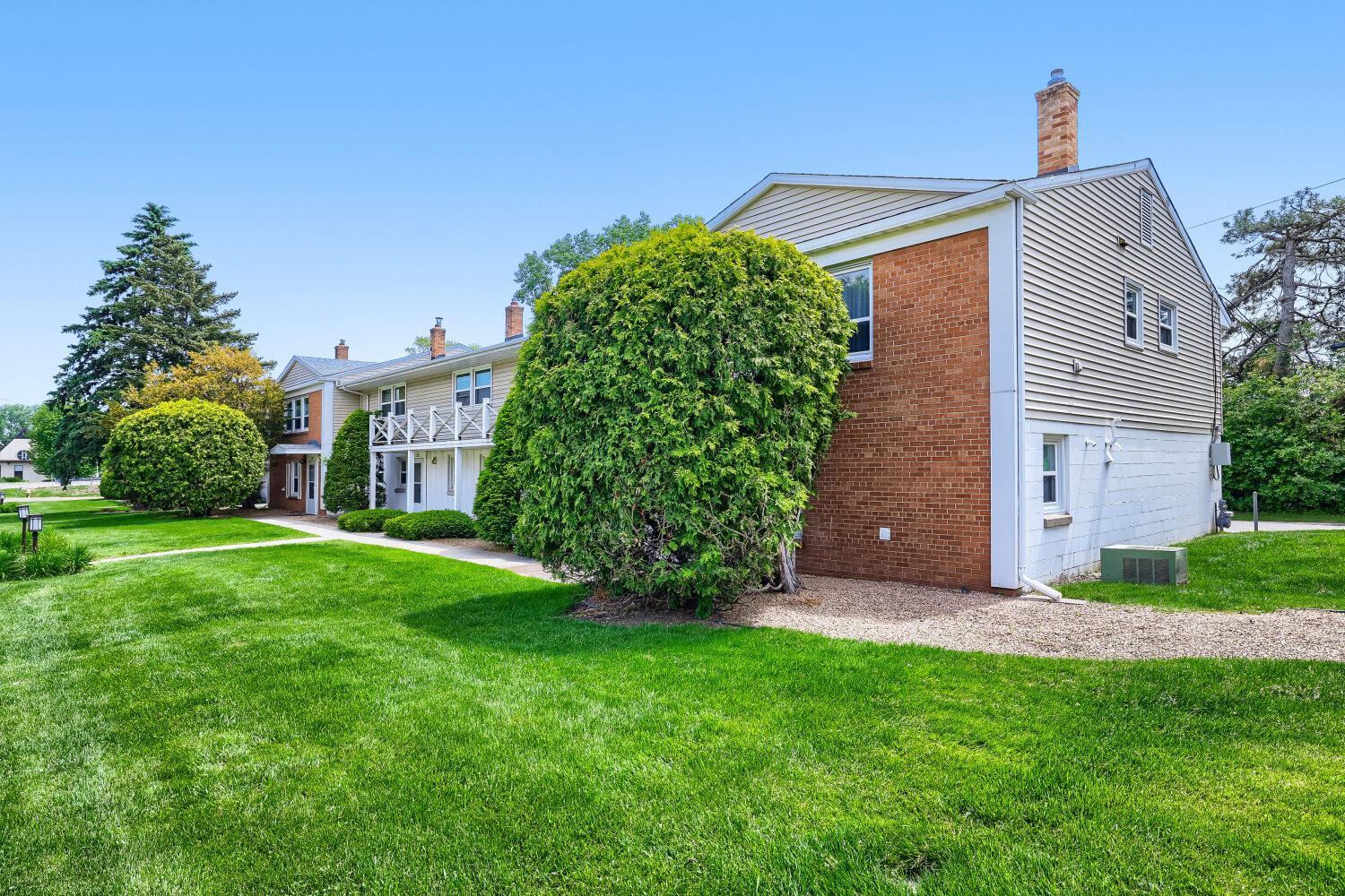 View of Residential at 1366 Colonial Drive #1366, Roseville MN 55113, Roseville (10 of 32) - Mike Wilen | Minnesota Team Real Estate